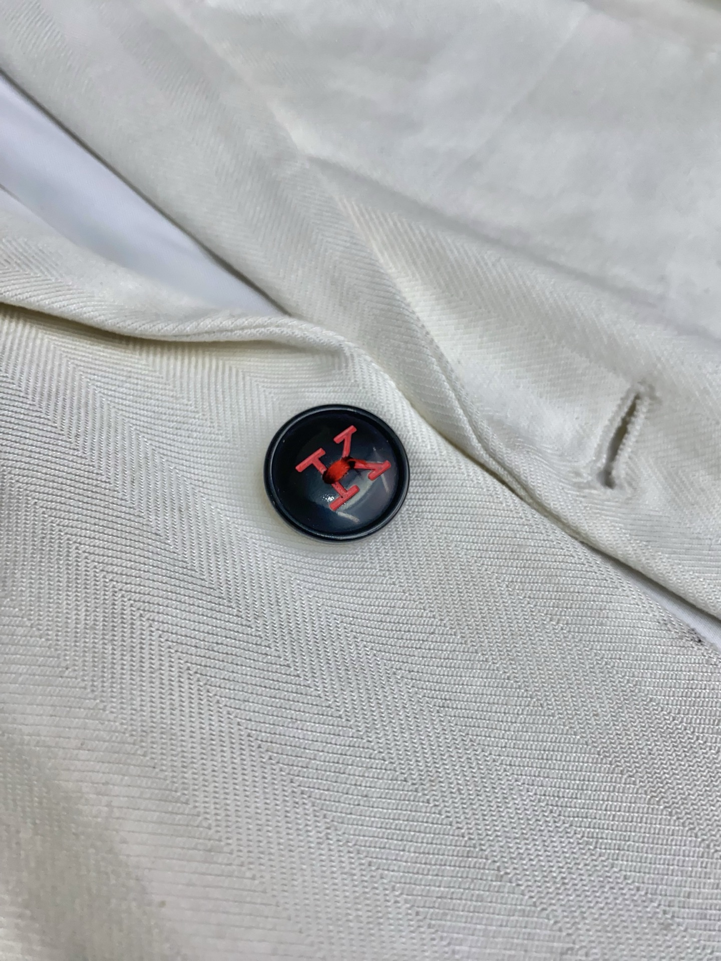 High-End Linen Suit Jacket for Men: Classic Tailoring with High-Quality Details - 图片 6