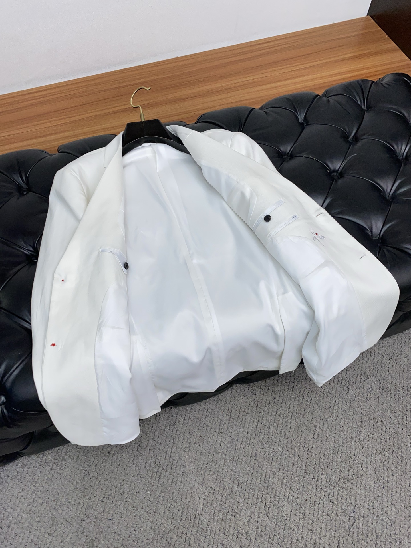 High-End Linen Suit Jacket for Men: Classic Tailoring with High-Quality Details - 图片 8