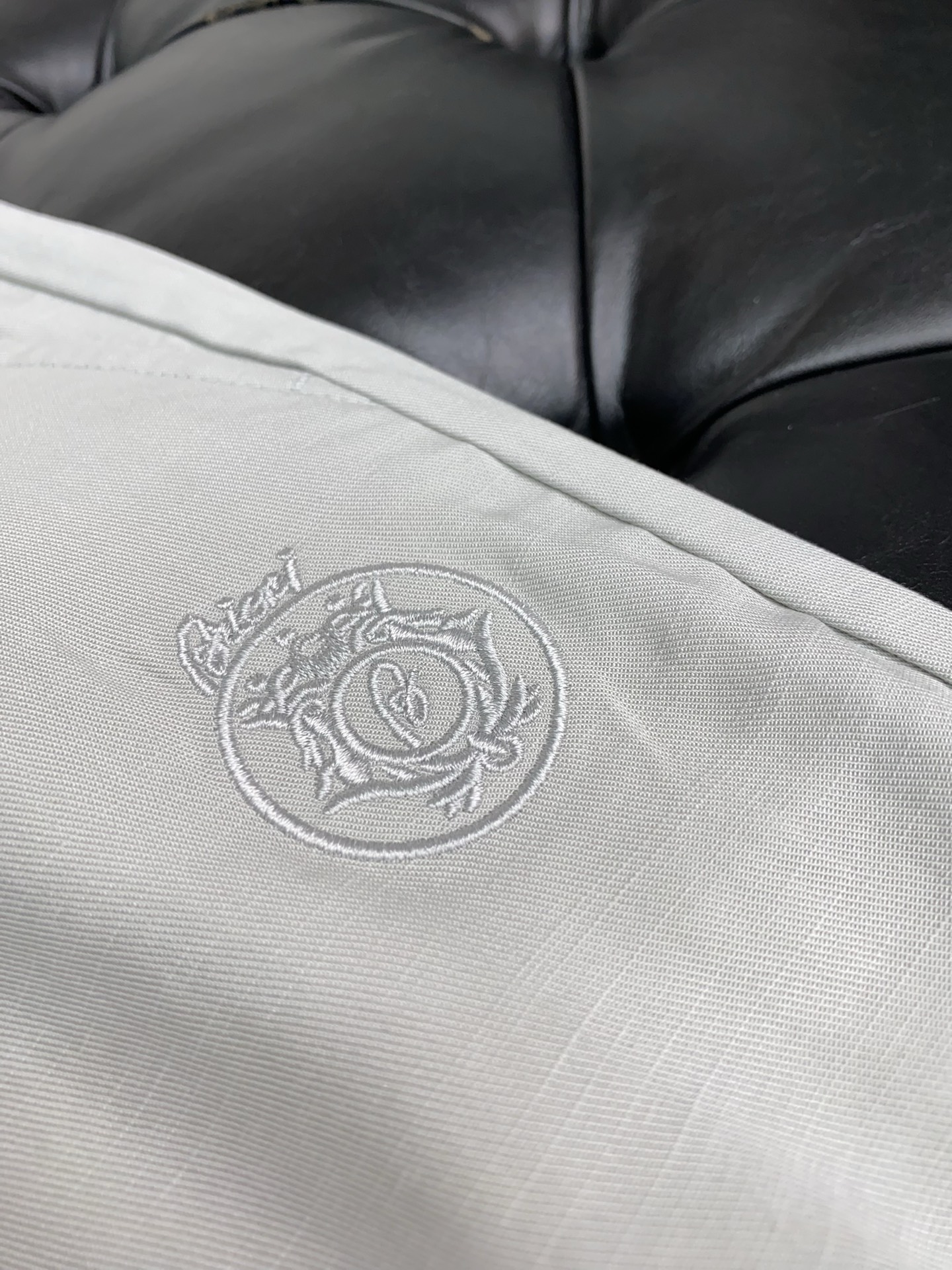 Brioni Spring 2025 Customized Leisure Pants: High-End Comfort and Style - 图片 4