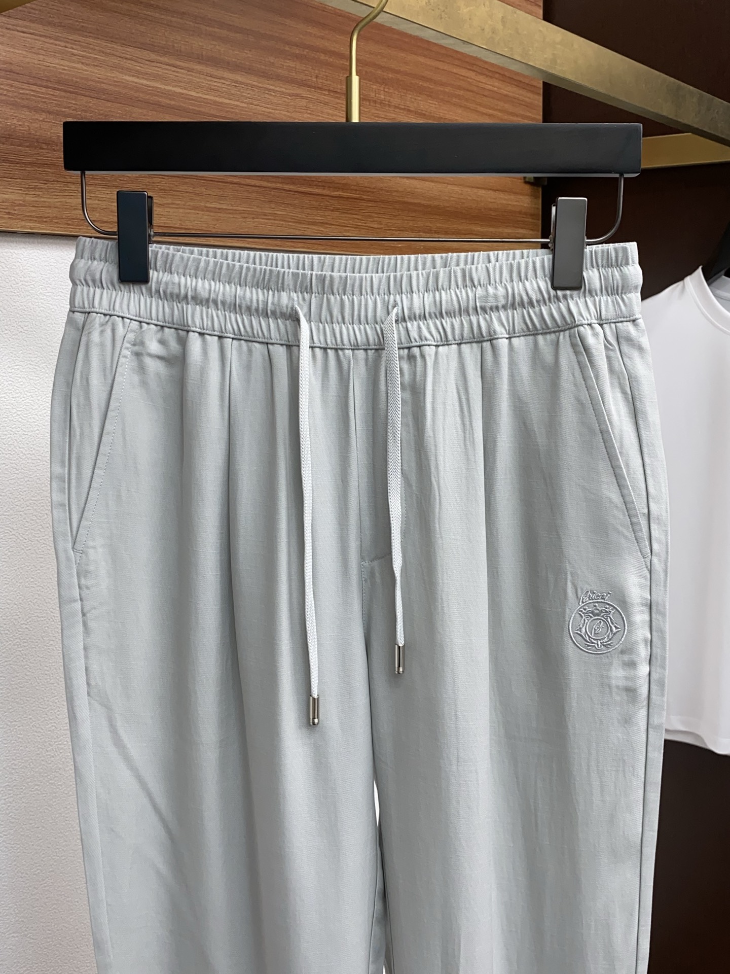 Brioni Spring 2025 Customized Leisure Pants: High-End Comfort and Style - 图片 3
