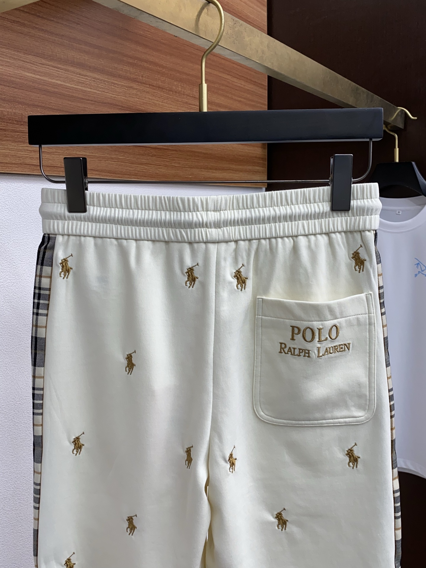 Lavron Spring 2025 Summer Leisure Shorts: Customized Twilight Fabric, Tailor-Made Embroidery. - 图片 9