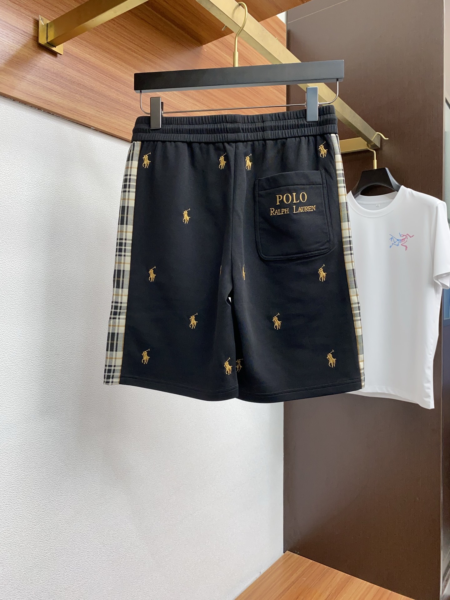 “Latest Lavron Spring 2025 Leisure Shorts: Customized Twilight Fabric, Tailor-Made Embroidery, Comfortable and Stylish” - 图片 8