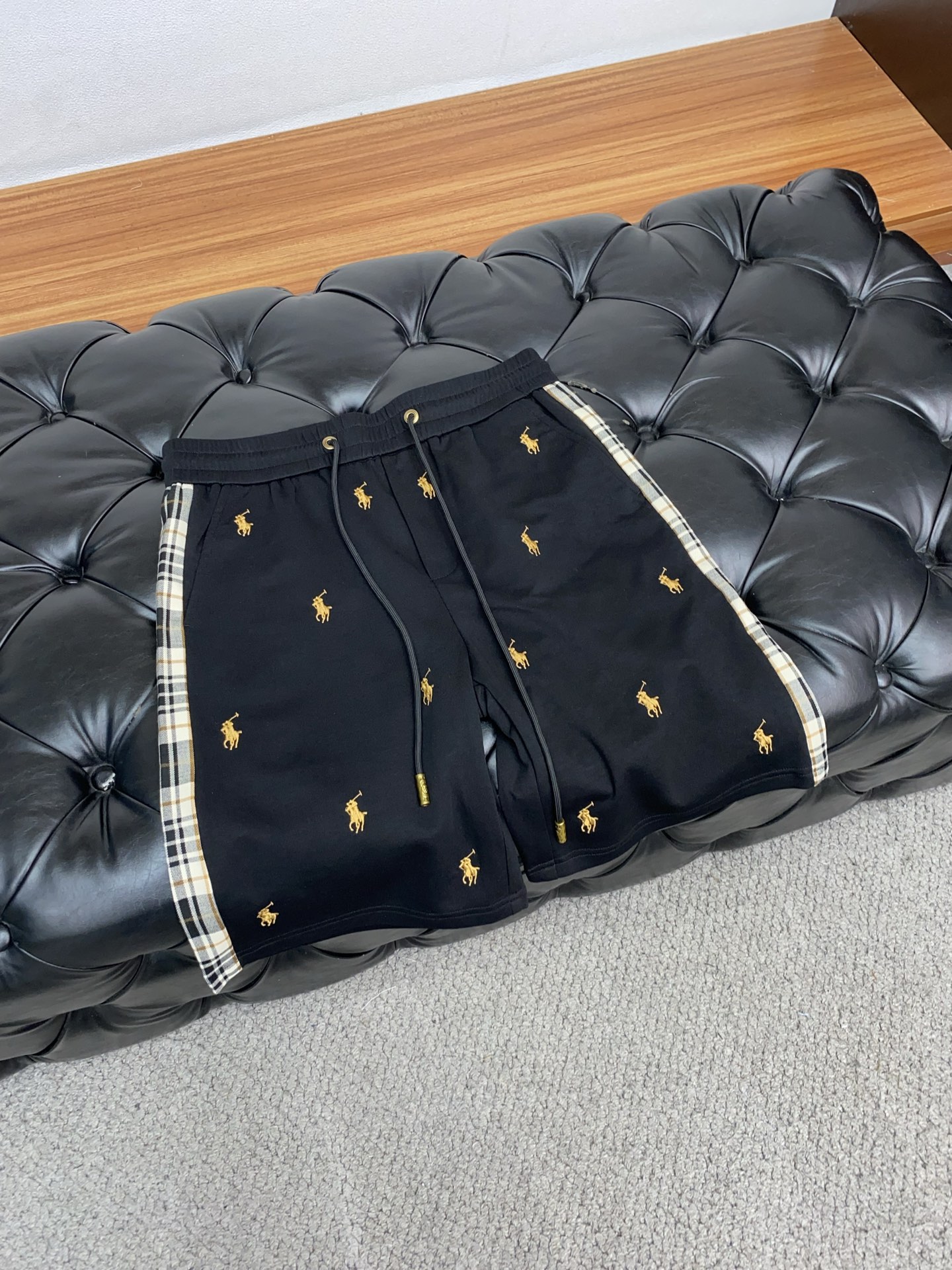 “Latest Lavron Spring 2025 Leisure Shorts: Customized Twilight Fabric, Tailor-Made Embroidery, Comfortable and Stylish” - 图片 6