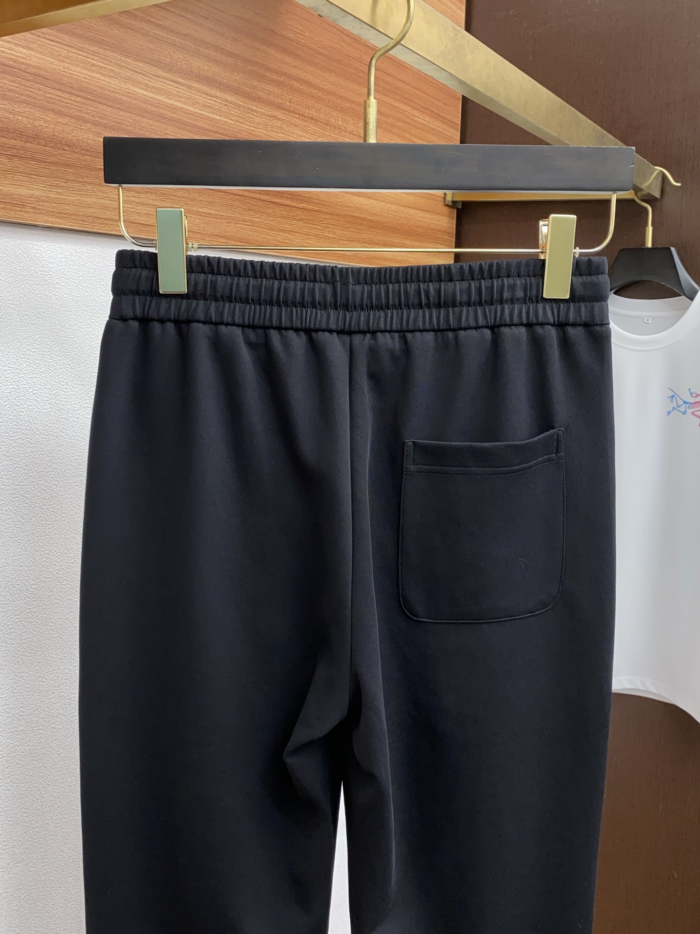 New High-Quality Fashion Leisure Pants by P574 Ludwig: Custom Fabric, Stylish Tops, Latest Hardware. - 图片 9