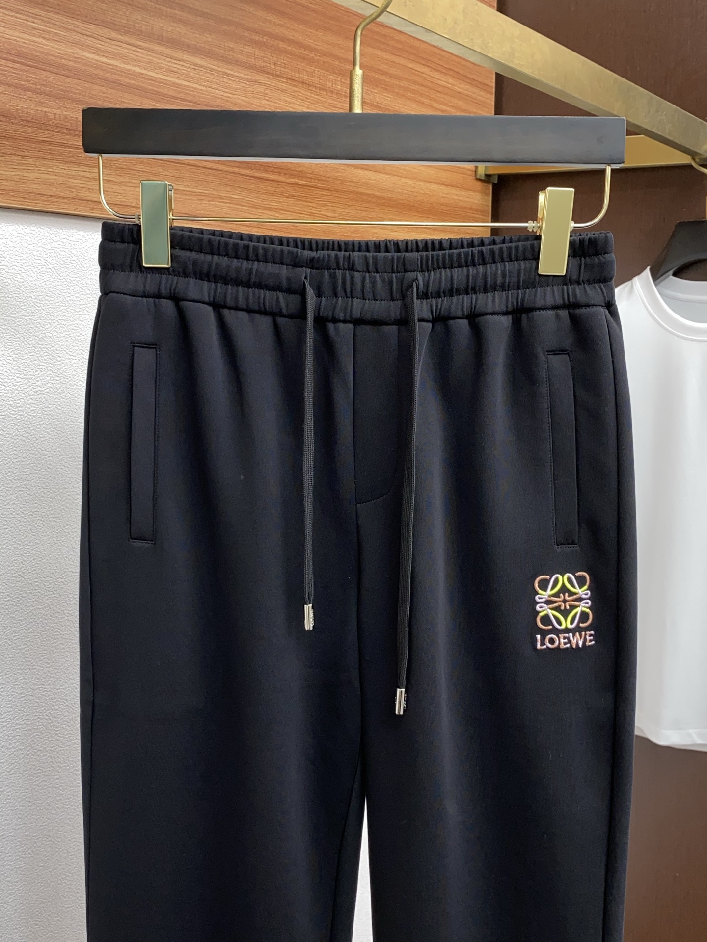 New High-Quality Fashion Leisure Pants by P574 Ludwig: Custom Fabric, Stylish Tops, Latest Hardware. - 图片 3