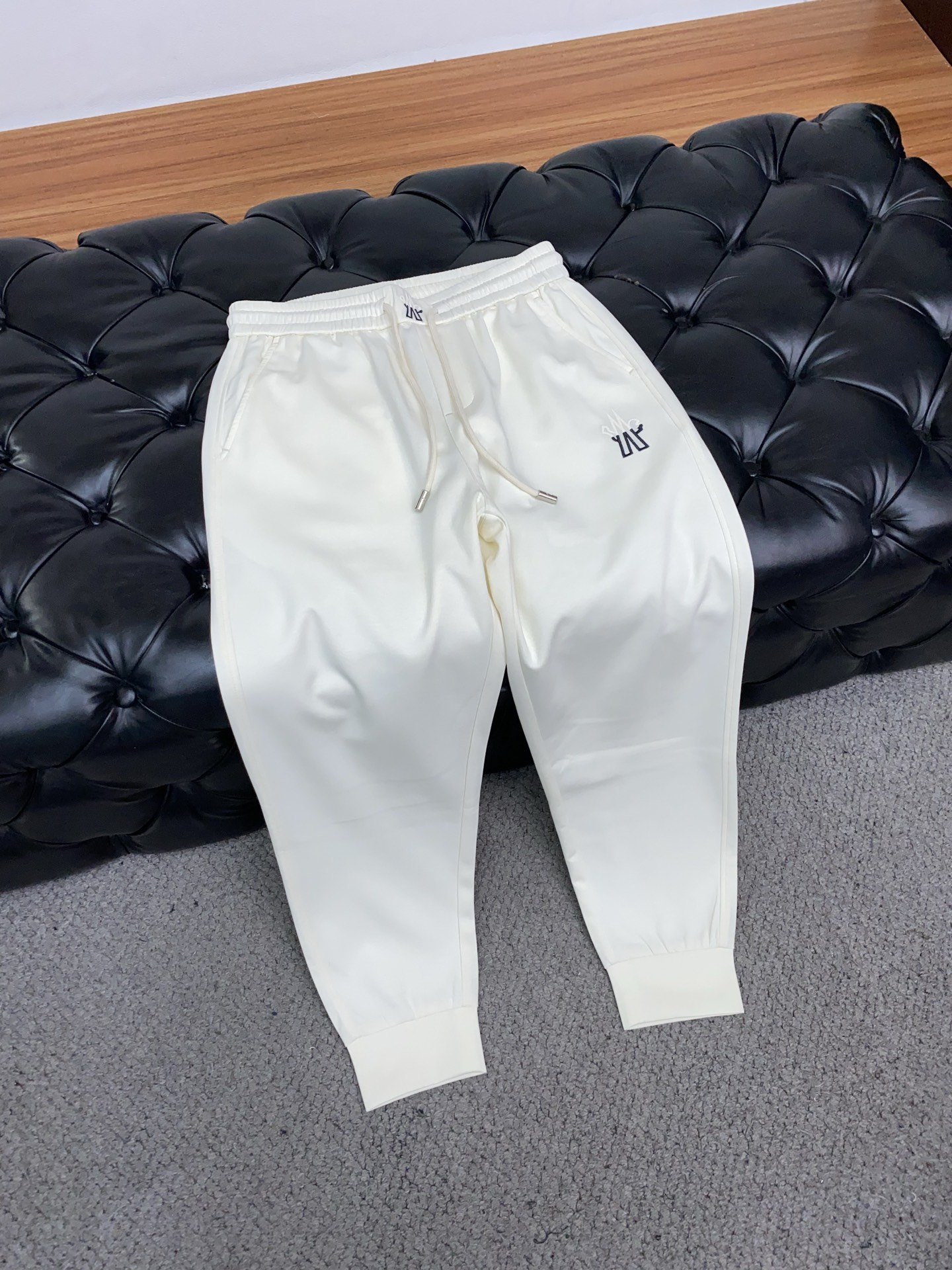 “High-Quality Fashion Leisure Pants and Hardware Supplements Listed Simultaneously” - 图片 5