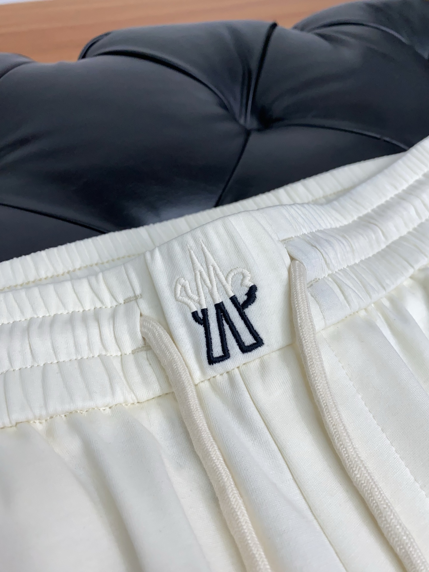 “High-Quality Fashion Leisure Pants and Hardware Supplements Listed Simultaneously” - 图片 2
