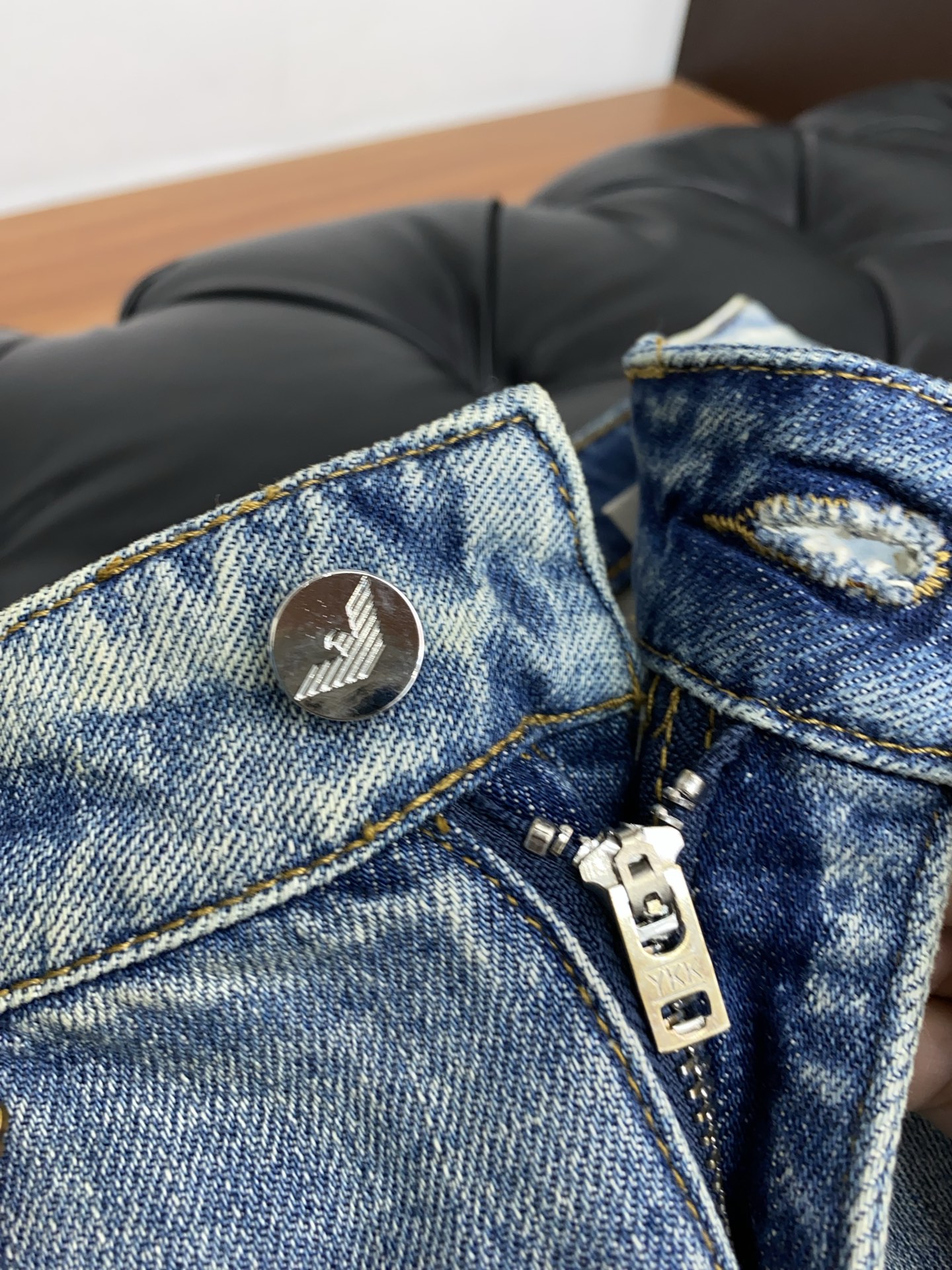 Amani’s 25-Year Spring-and-Summer Rectangular Jeans: Clean-Cut, Urban, Top-Activated Fashion Statement - 图片 6