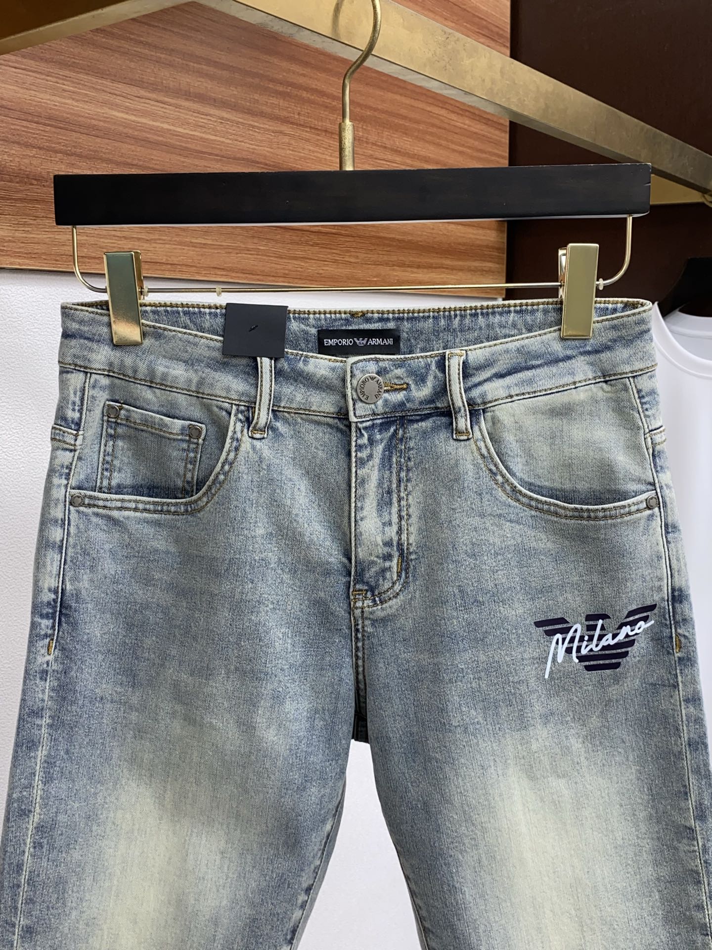 P530 Amani’s 25-Year Spring-and-Summer Rectangular Jeans: Top-Activated Urban Style - 图片 2