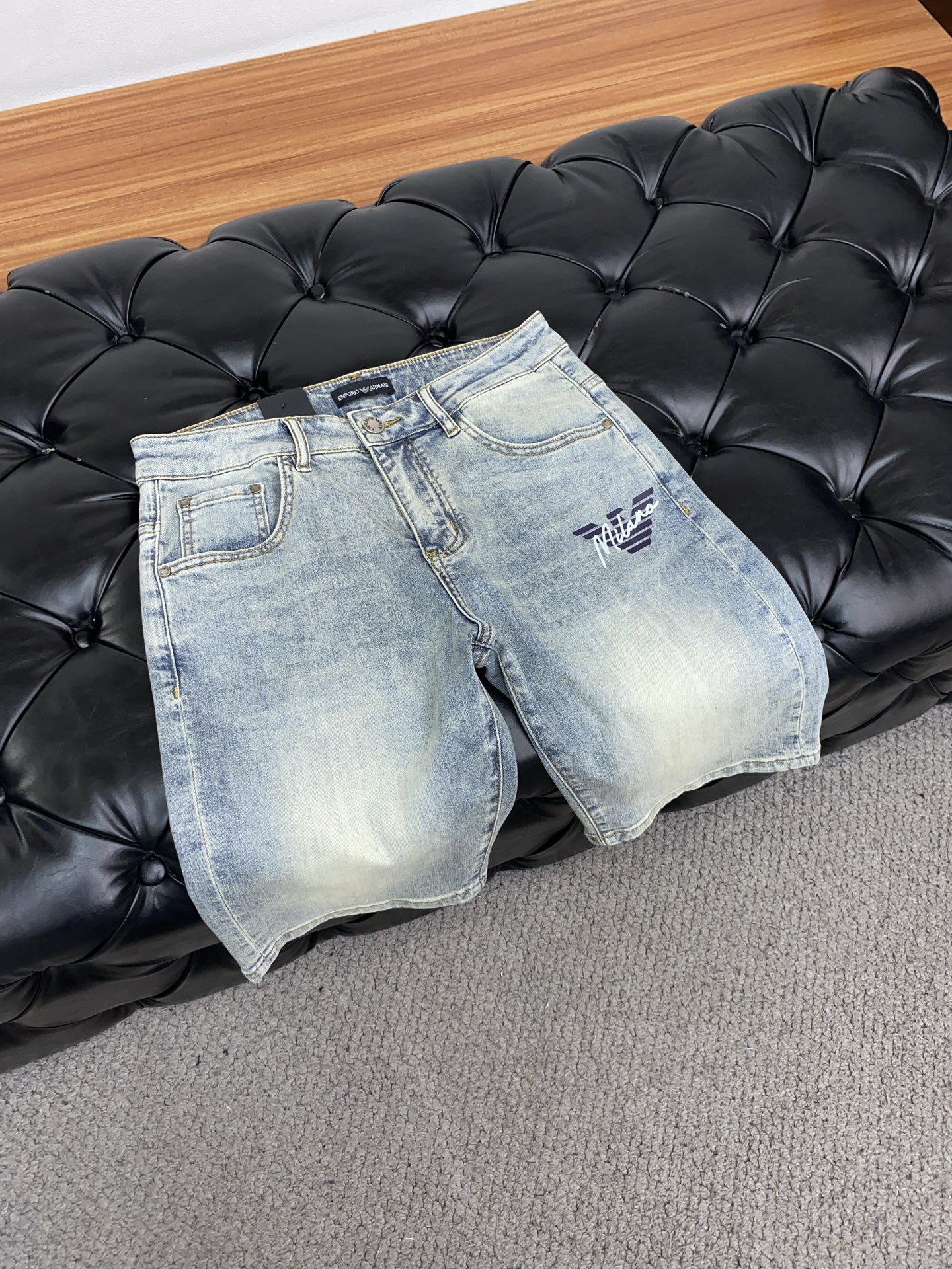 P530 Amani’s 25-Year Spring-and-Summer Rectangular Jeans: Top-Activated Urban Style - 图片 7