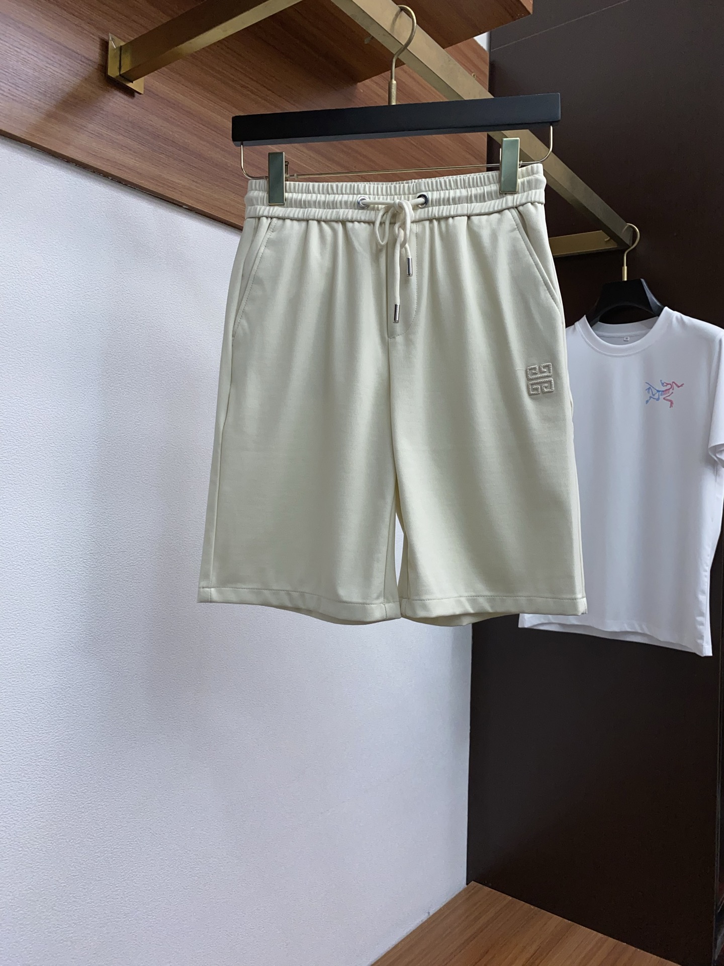 2025 Summer New Edition Leisure Shorts: Tailor-Made Fast-Dry Fabric, Embroidery, Comfort. - 图片 1