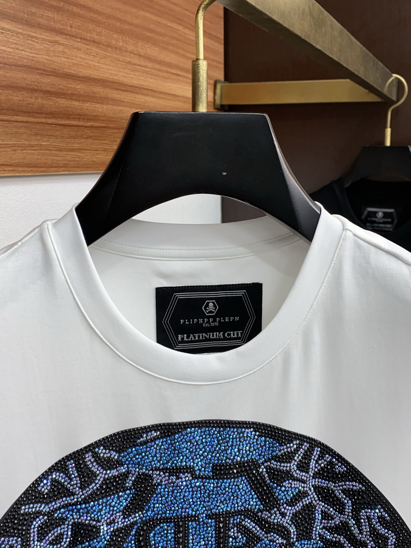 2025 New Classic LOGO T-shirt: Silk-Skinned, Cozy, Tailored Design for Men and Women - 图片 3