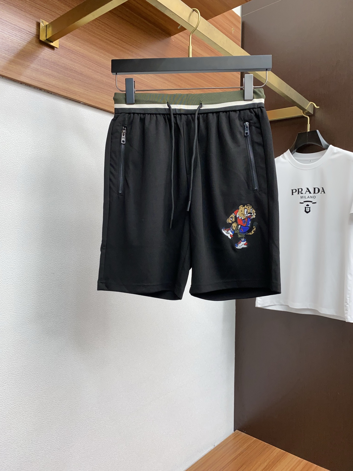 2025 Summer New Edition Leisure Shorts: High-End Comfort and Style in Pure Cotton - 图片 1