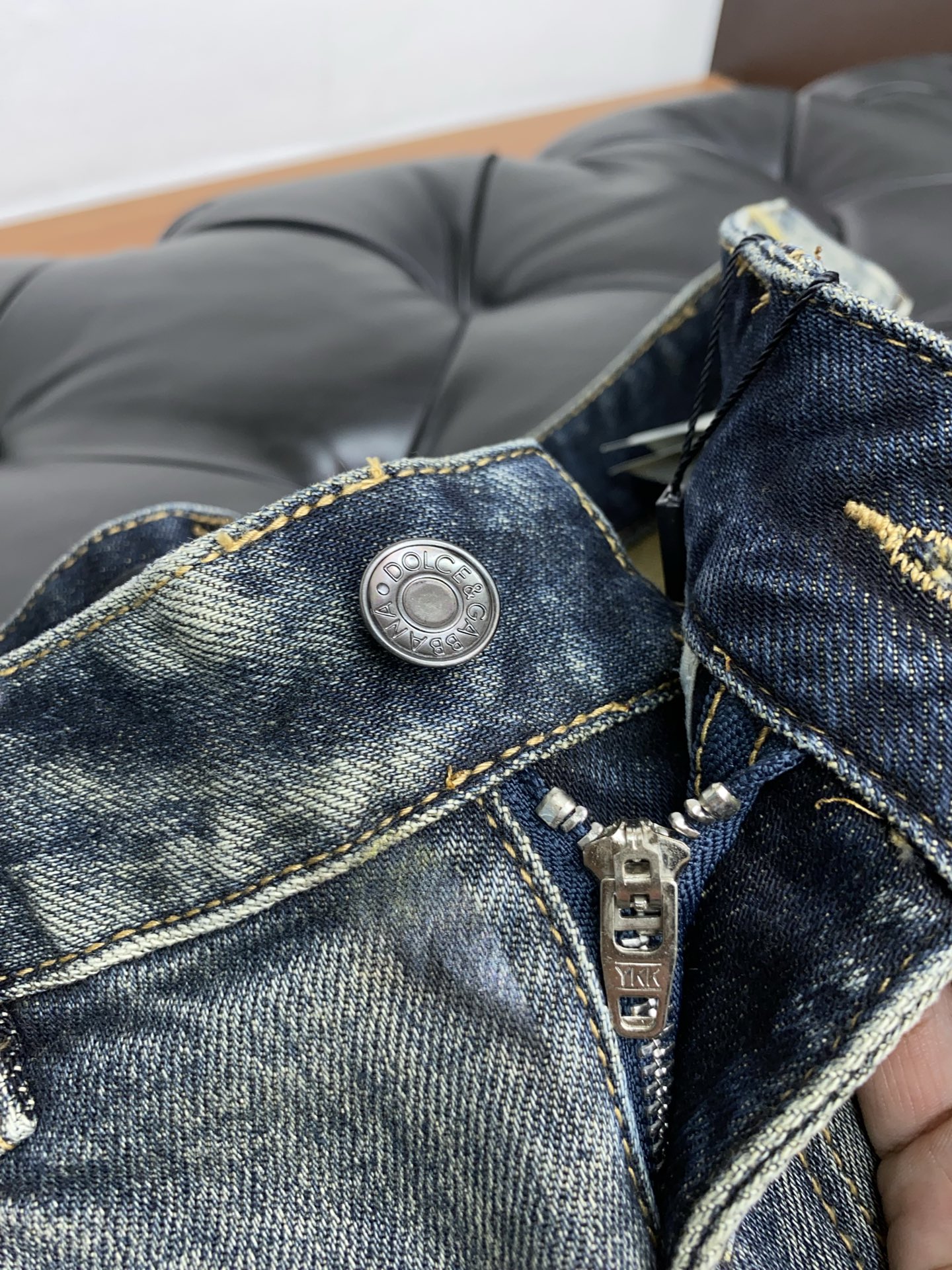 Men’s Cowboy Shorts: Original Cloth Wash with Unique Water-washing Surfaces and High-quality Materials. - 图片 5