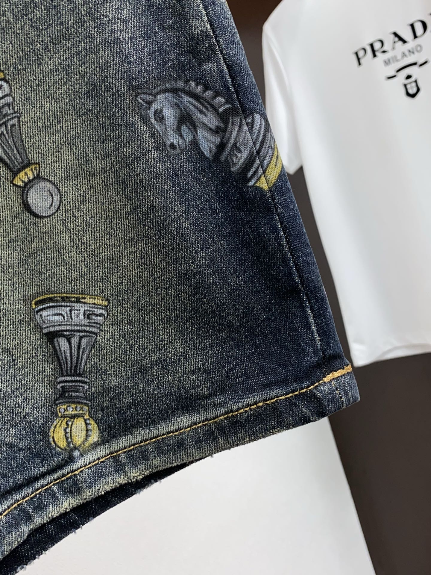 Men’s Cowboy Shorts: Original Cloth Wash with Unique Water-washing Surfaces and High-quality Materials. - 图片 4