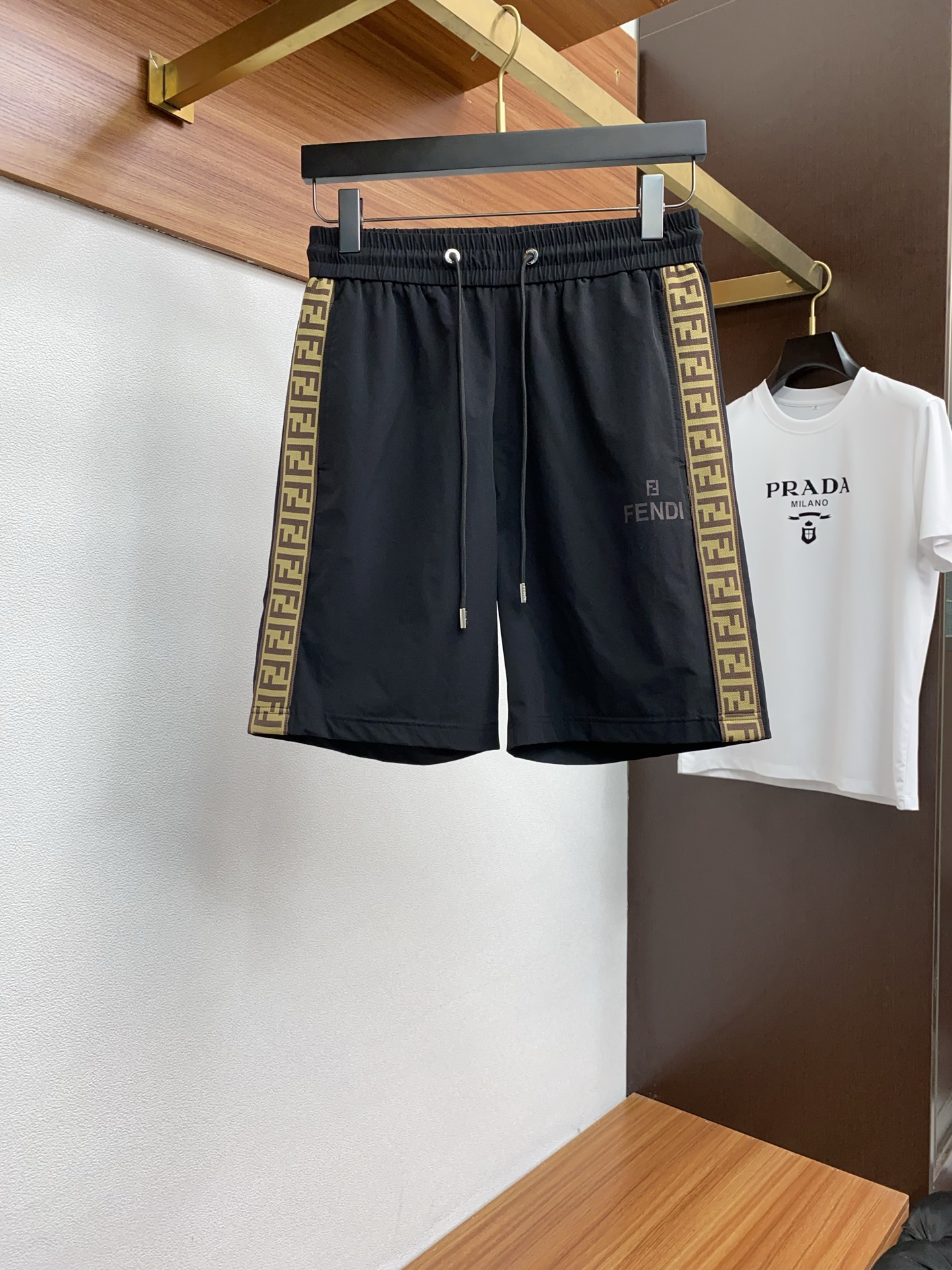 “2025 Summer New Edition Leisure Shorts: Customized Fabric, Tailoring, Comfort. Sizes M-4XL.”