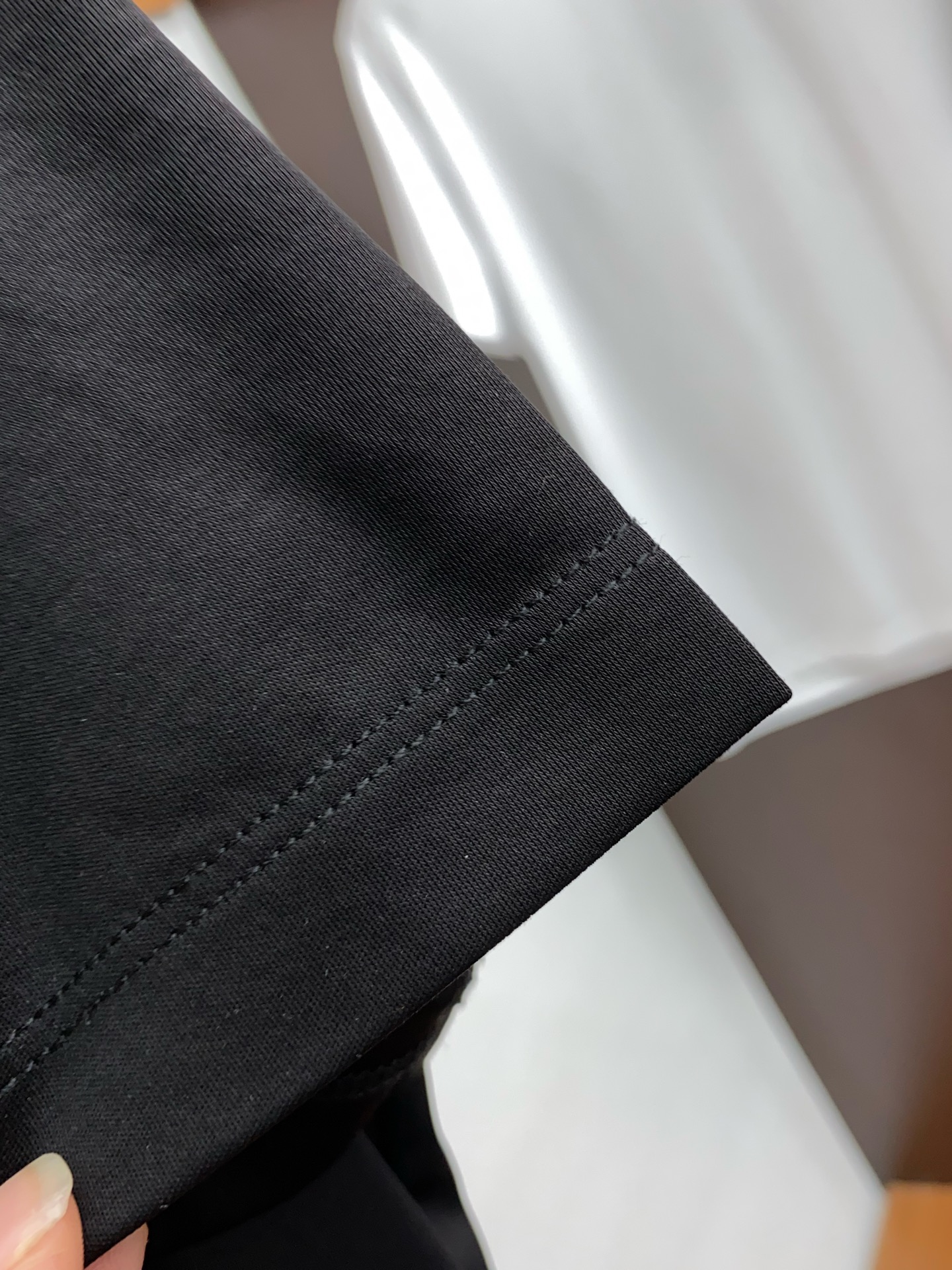  迪奥 2025春夏新款首发专柜最新款圆领短袖 高端订制 设计前卫时尚！品牌logo重工艺设计 高端定制