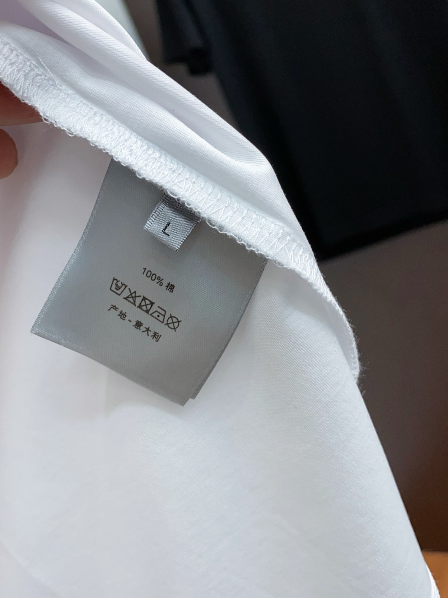  迪奥 2025春夏新款首发专柜最新款圆领短袖 高端订制 设计前卫时尚！品牌logo重工艺设计 高端定制