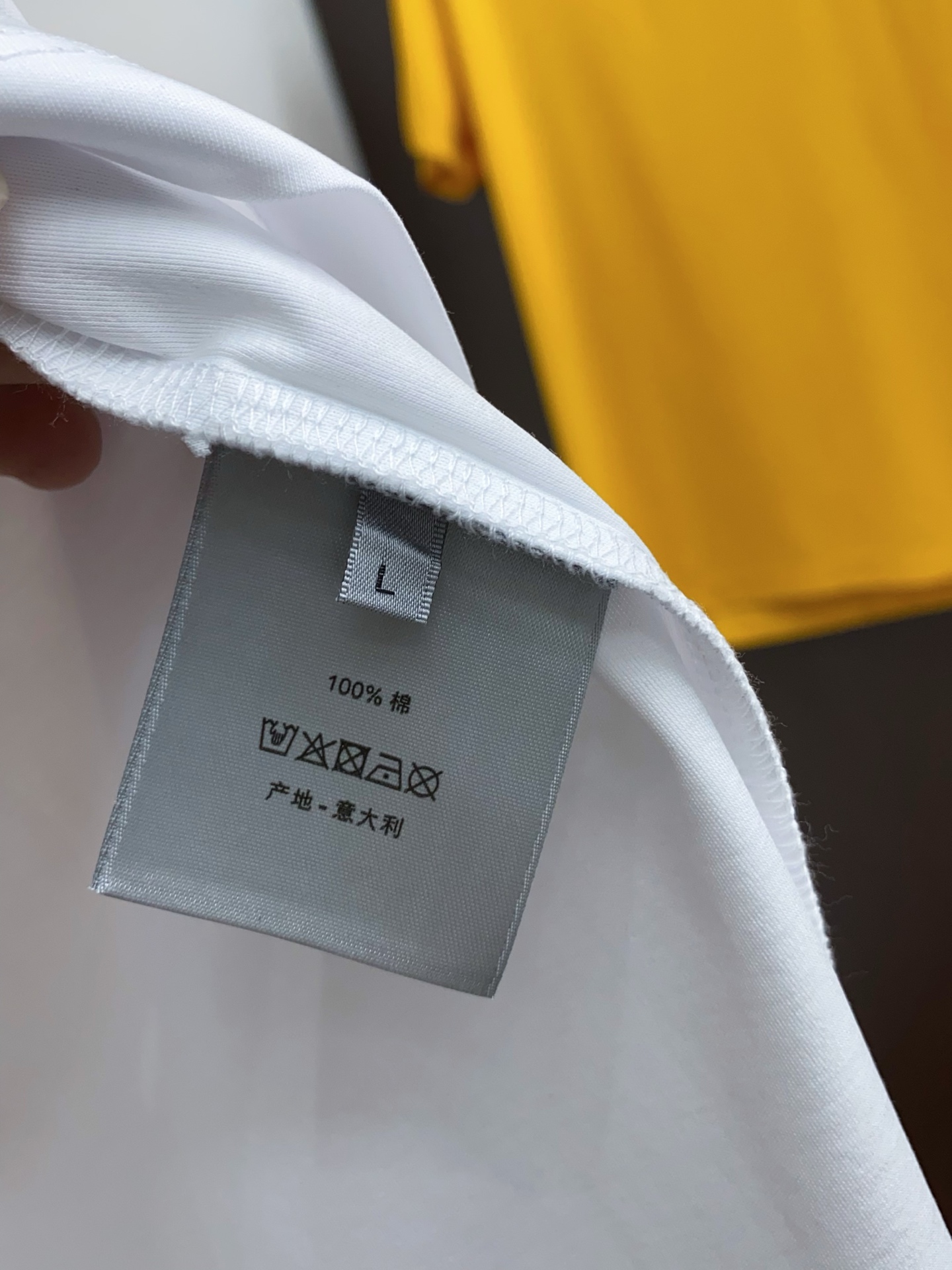  迪奥 2025春夏新款首发专柜最新款圆领短袖 高端订制 设计前卫时尚！品牌logo重工艺设计 高端定制