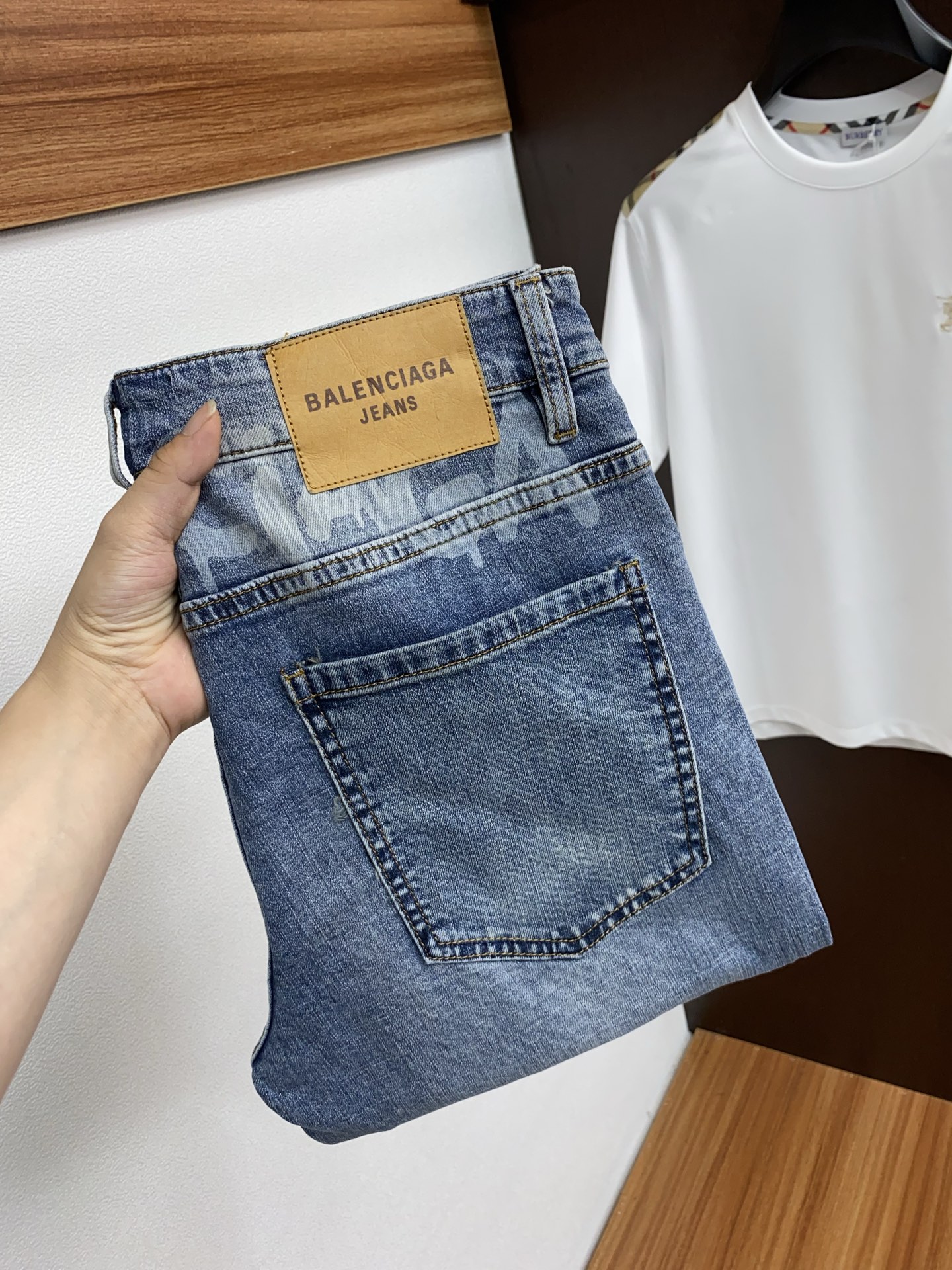 High-Quality Paris Family Cowboy Fabric: Exclusive Import for Crafty Four-Season Jeans - 图片 1