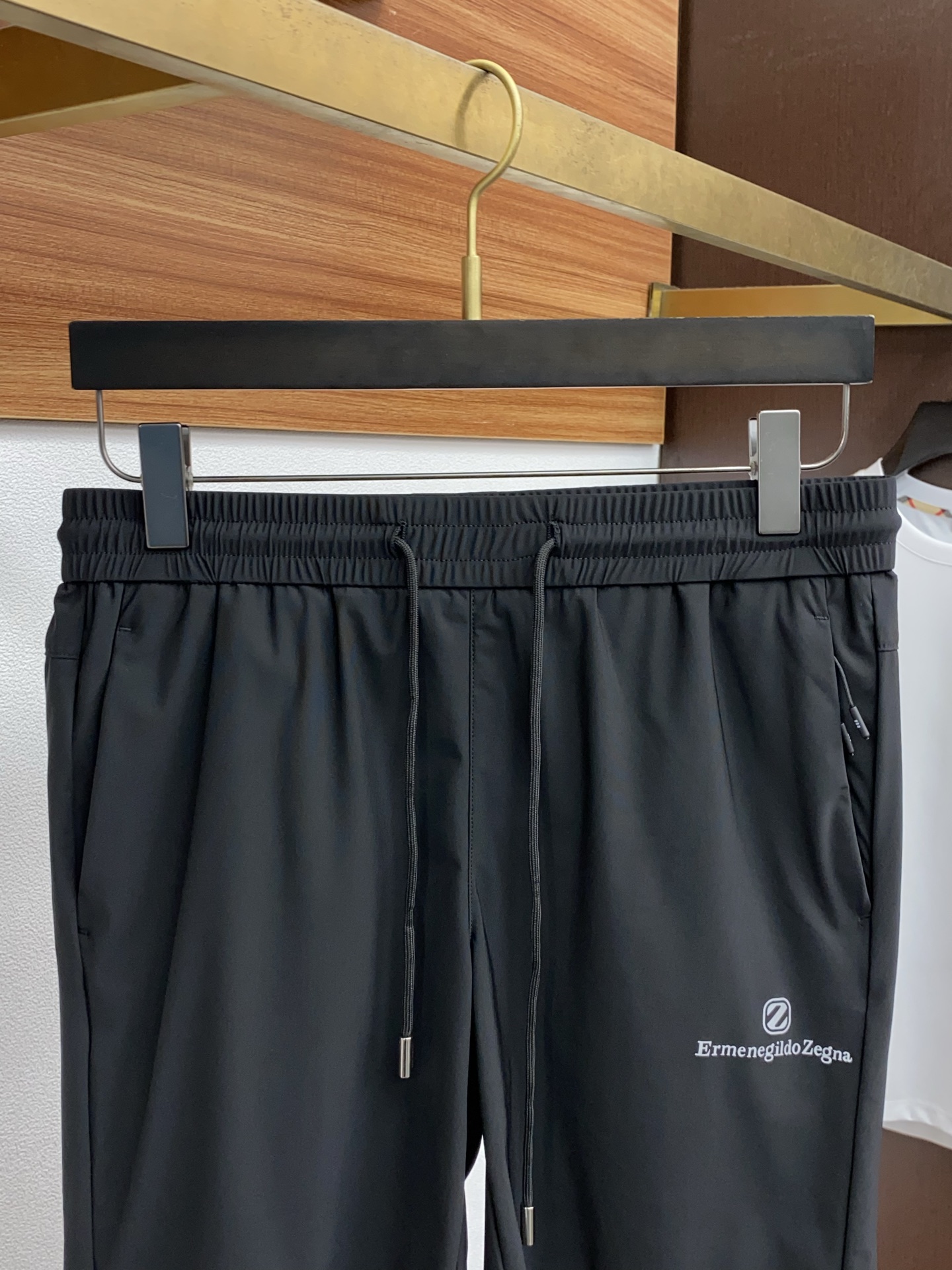 “Jenia 2025 Summer Leisure Shorts: High-end Comfort and Style in Ice Cream Fabric” - 图片 2