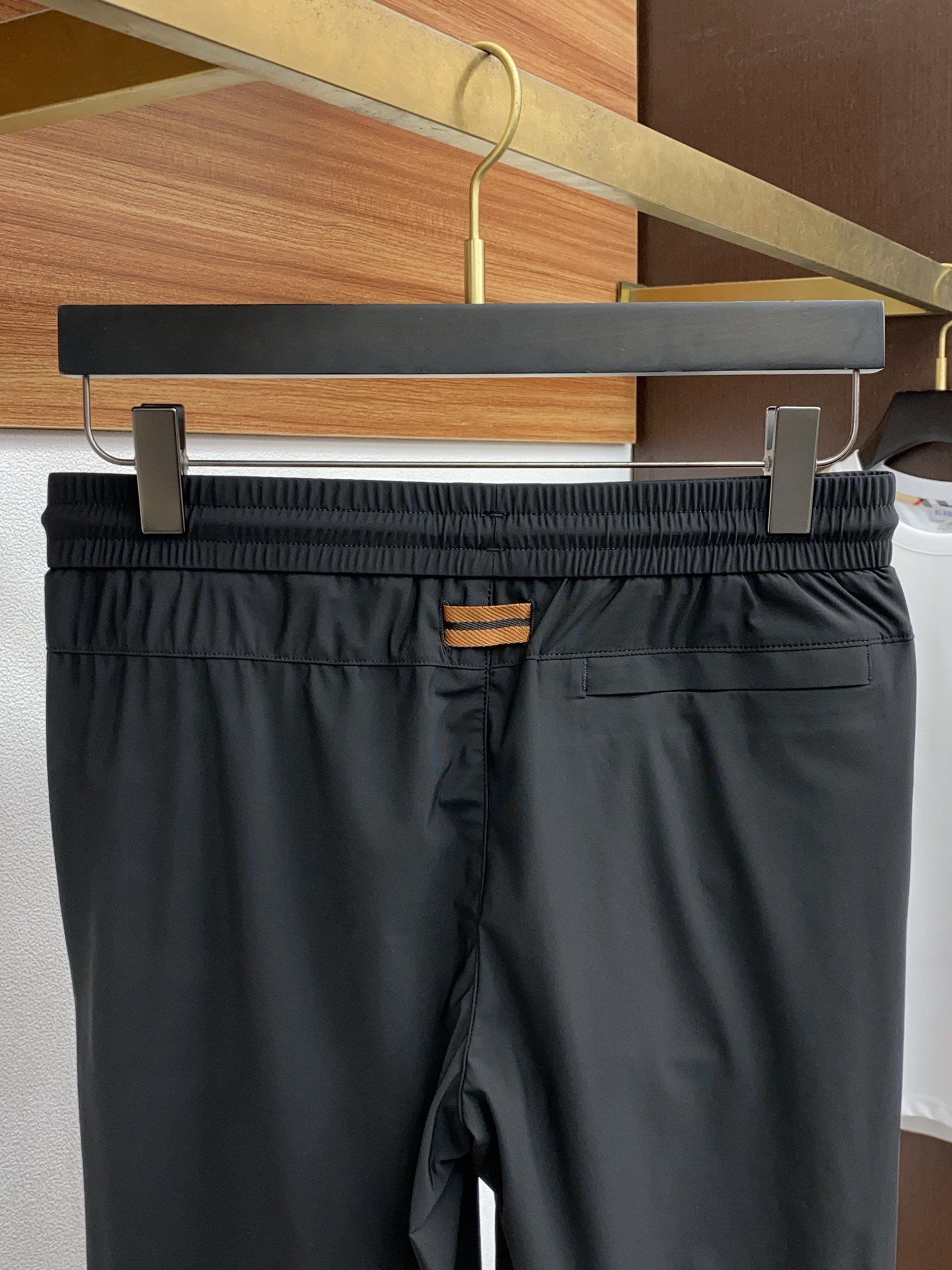 “Jenia 2025 Summer Leisure Shorts: High-end Comfort and Style in Ice Cream Fabric” - 图片 9