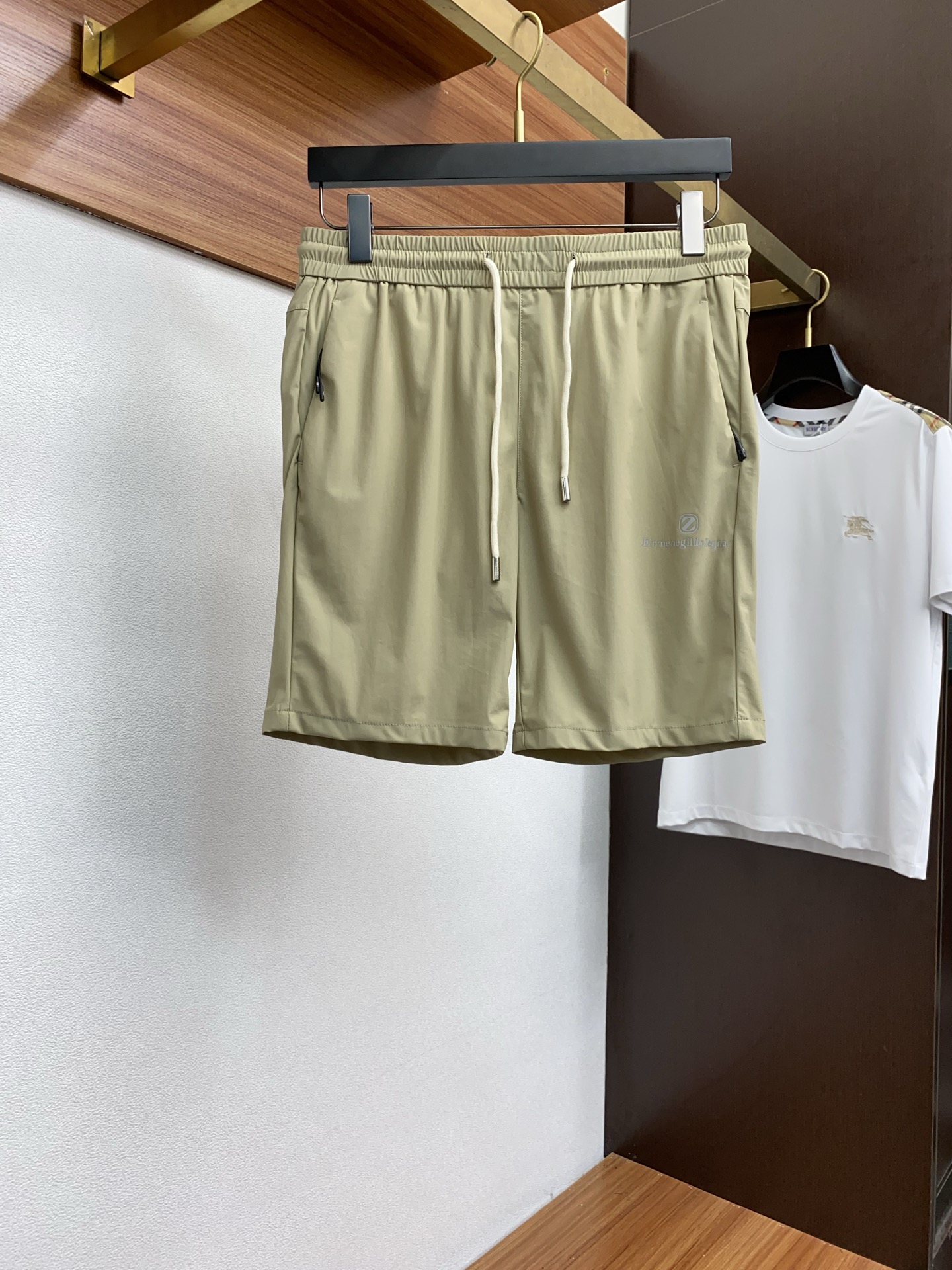 “2025 Summer New Edition Leisure Shorts: High-end Comfort and Style in Four-Sided Ice Cream Fabrics” - 图片 1