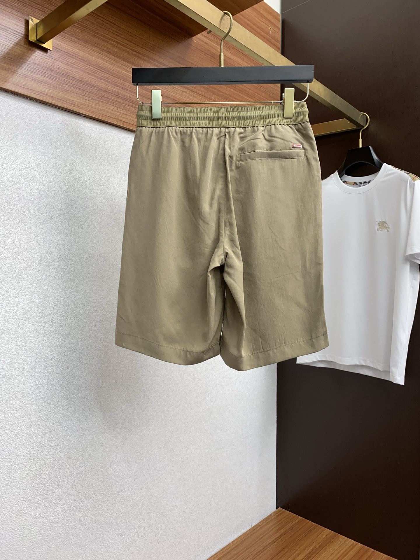 Kiton 2025 Linen Shorts: Comfortable, Stylish, and UV-Protective for Summer. - 图片 8