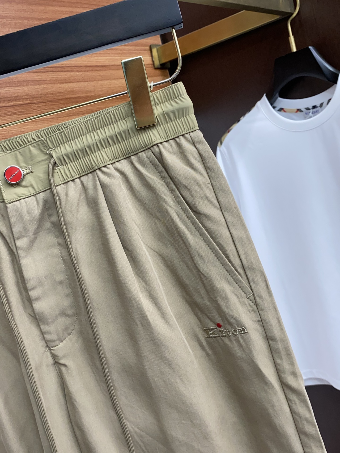 Kiton 2025 Linen Shorts: Comfortable, Stylish, and UV-Protective for Summer. - 图片 3