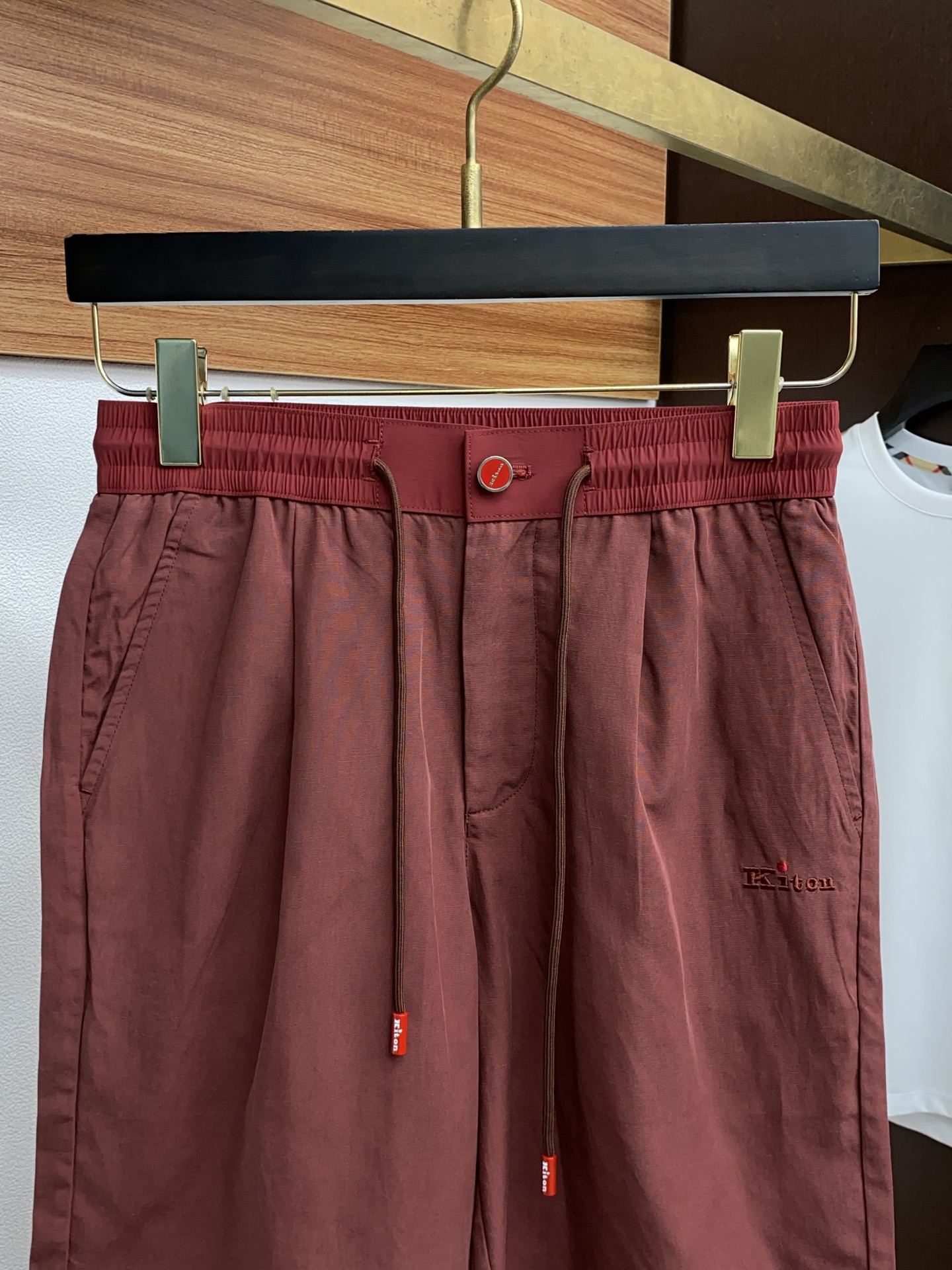 Kiton 2025 Linen Shorts: Cool, Comfortable, and Stylish for Summer Fun - 图片 2