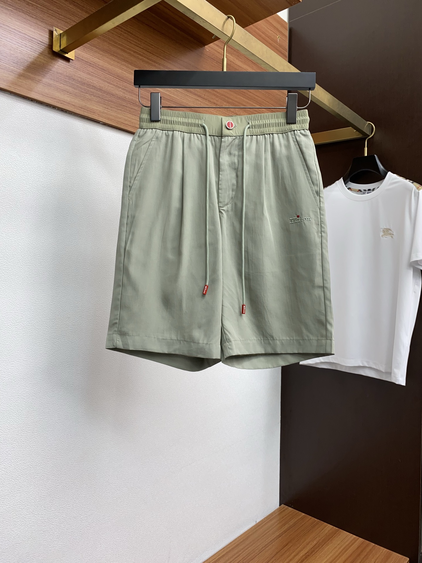 Kiton 2025 Linen Shorts: Comfortable, Stylish, and UV-Protective Summer Essential - 图片 2