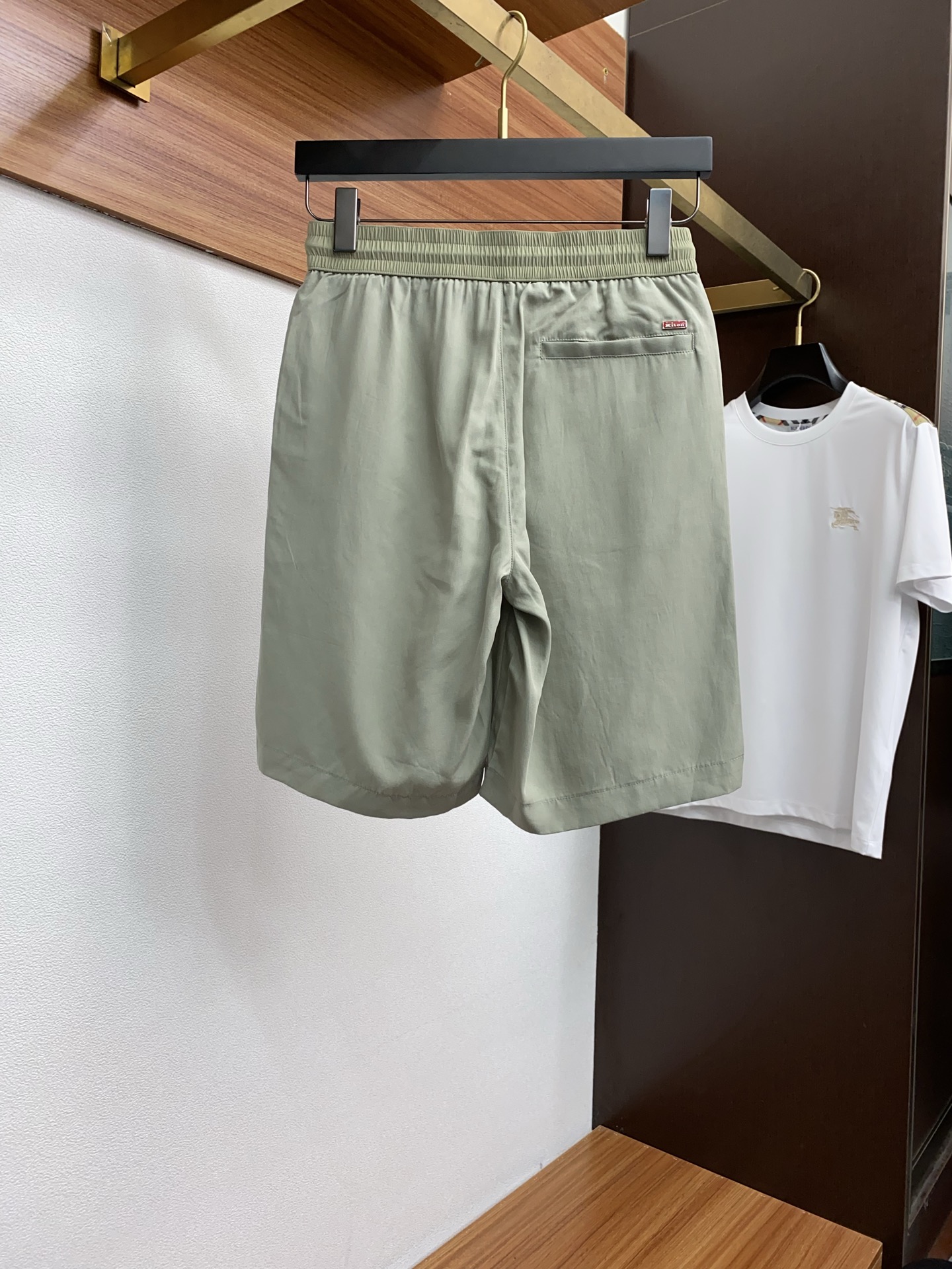 Kiton 2025 Linen Shorts: Comfortable, Stylish, and UV-Protective Summer Essential - 图片 8