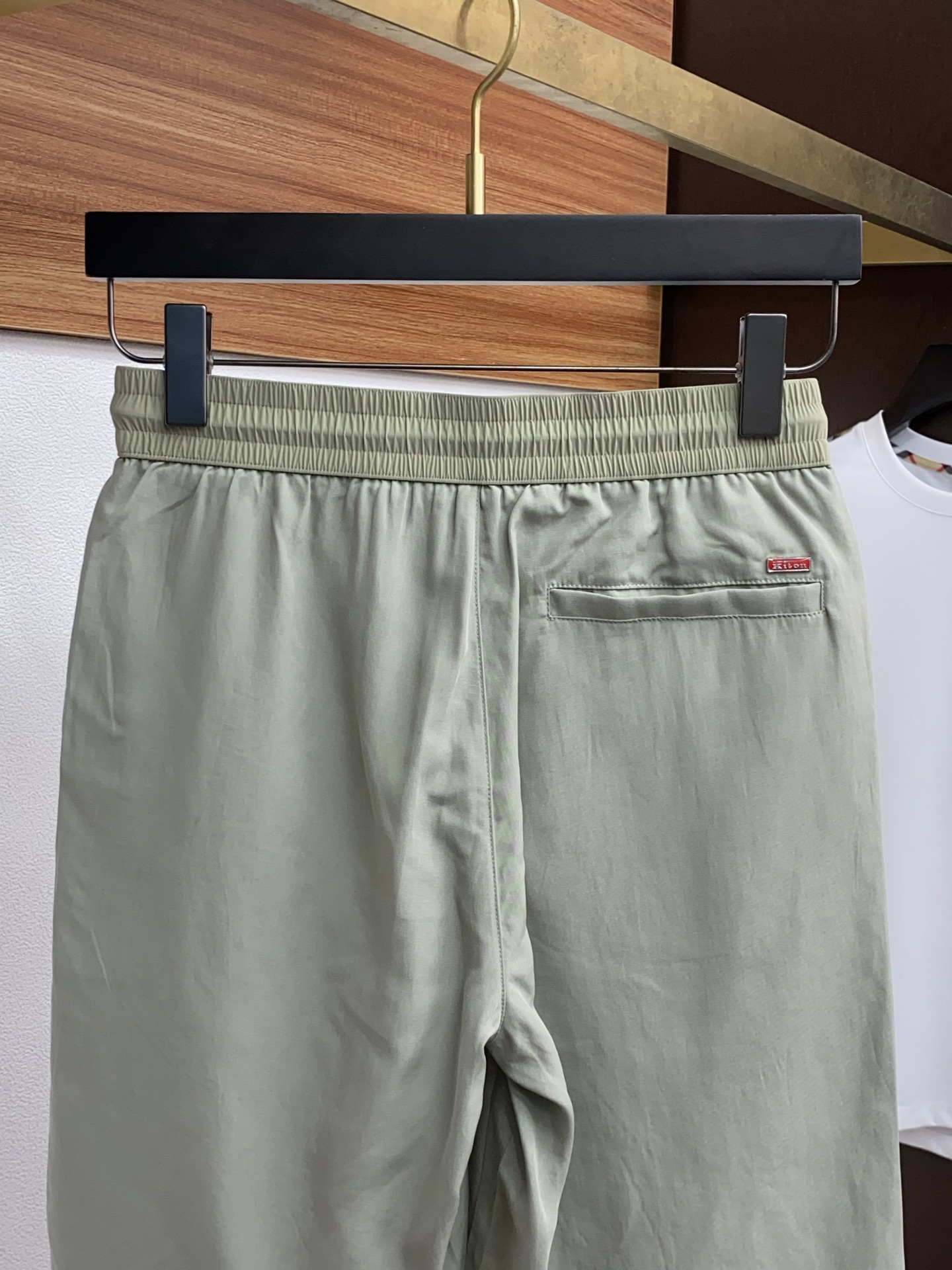 Kiton 2025 Linen Shorts: Comfortable, Stylish, and UV-Protective Summer Essential - 图片 9