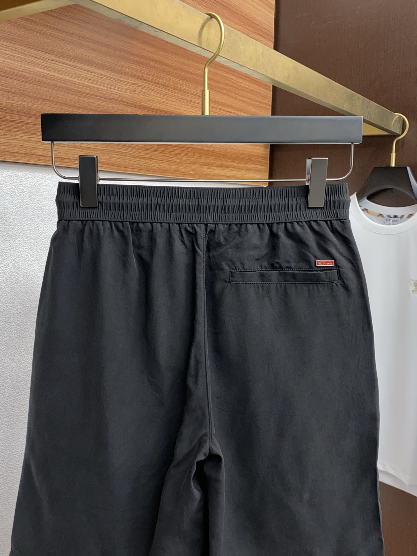 Kiton 2025 Linen Shorts: Cool, Comfortable, and Stylish for Summer Wear - 图片 9