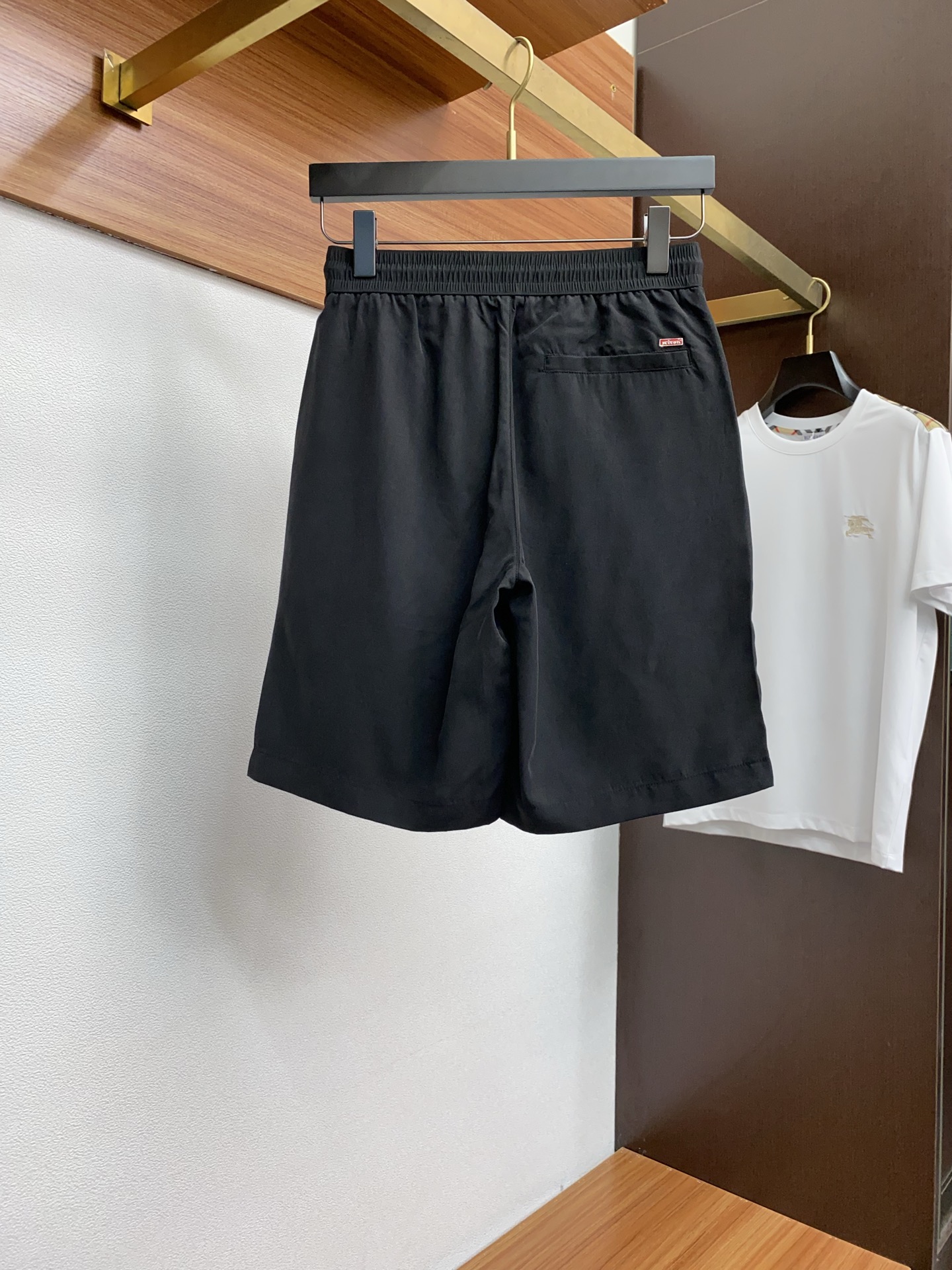 Kiton 2025 Linen Shorts: Cool, Comfortable, and Stylish for Summer Wear - 图片 8