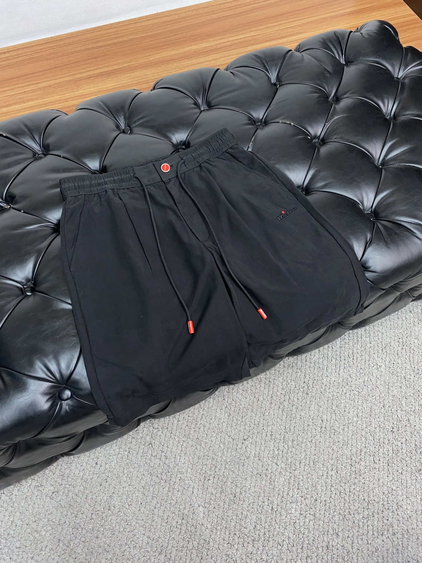 Kiton 2025 Linen Shorts: Cool, Comfortable, and Stylish for Summer Wear - 图片 7