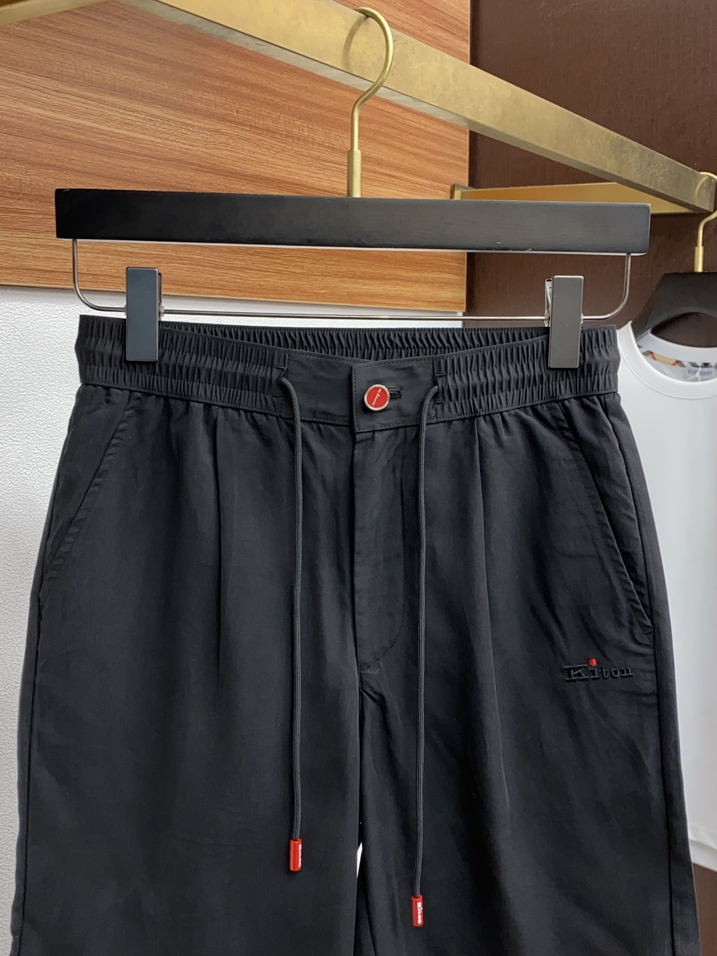 Kiton 2025 Linen Shorts: Cool, Comfortable, and Stylish for Summer Wear - 图片 2