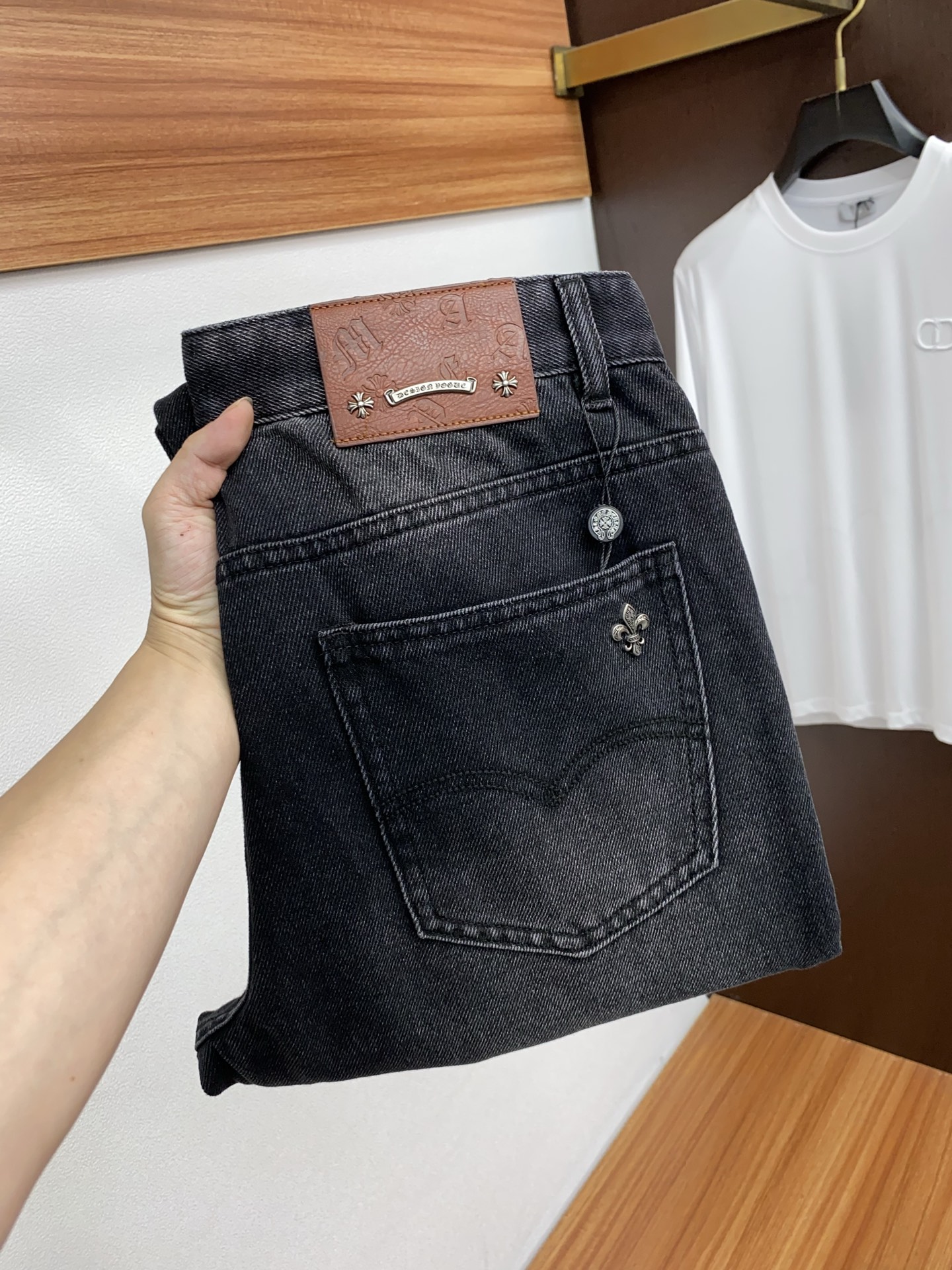 NO:438876,Croxin 2025ss Spring and Summer New Slim Small Straight Jeans Perfect Washing Process Customized Top Hardware Logo Exclusive Customized Micro-Elastic Fabric Number of 30-38 (Not 35, 37), Chrome Hearts, Jeans, Alexander Wang19860909克罗心 2025ss春夏新款修身小直筒牛仔裤 完美洗水工艺 定制顶级五金logo 独家定制微弹面料 码数30-38（没35、37),,chrome hearts,jeans,alexander wang,Men's clothing