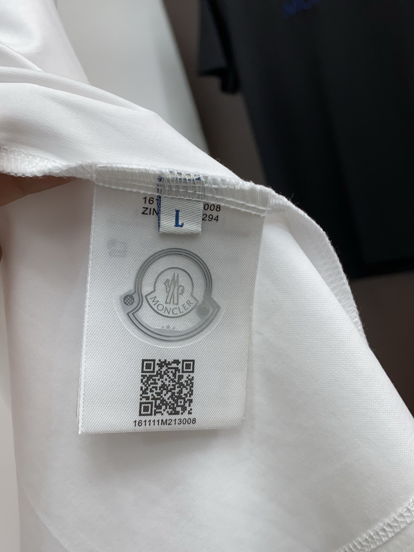  蒙口 2025春夏新款首发专柜最新款圆领短袖 高端订制 设计前卫时尚！品牌logo重工艺设计 高端定制