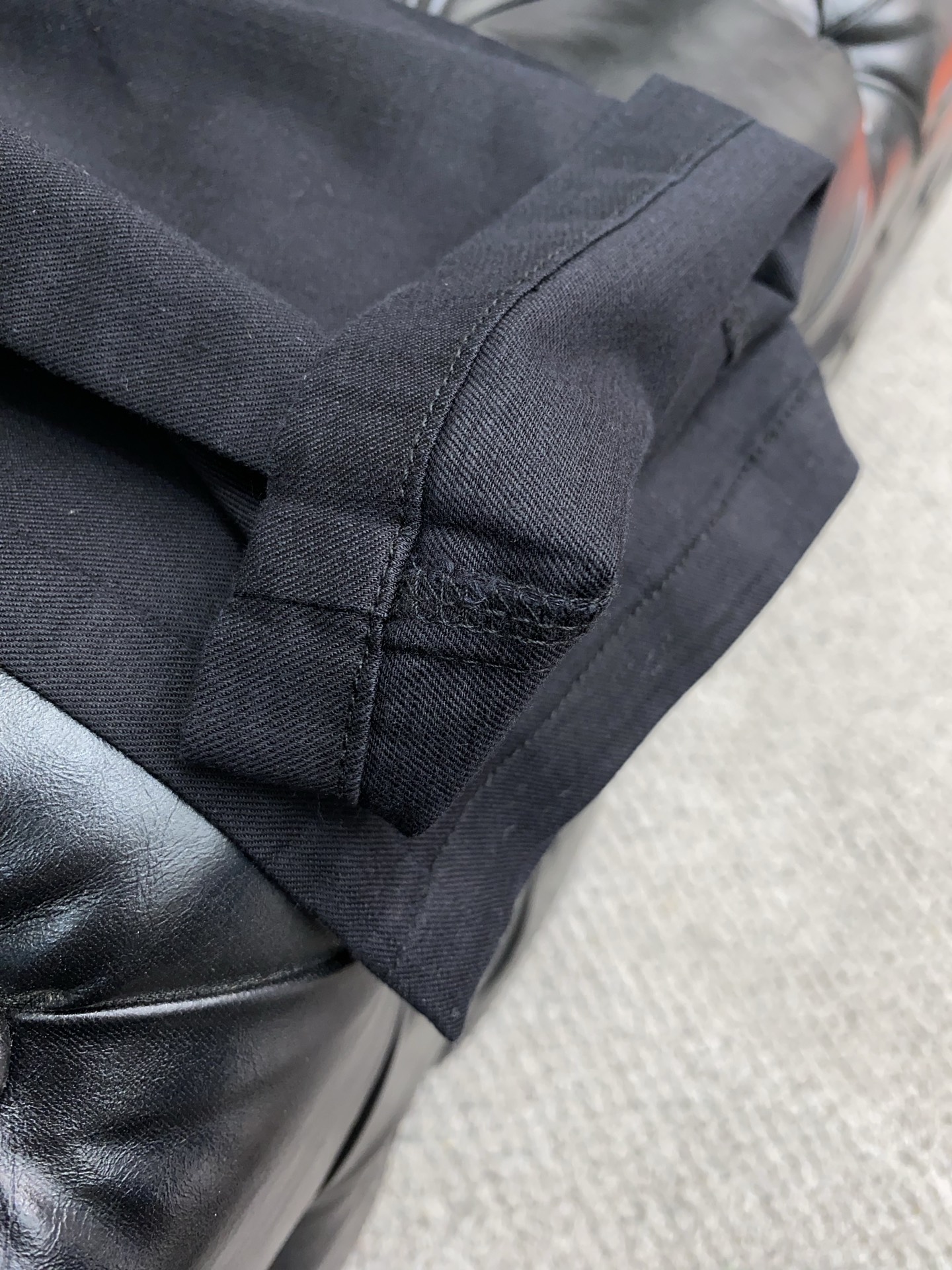 Urban Chic: High-End Spring/Summer Recreational Pocket Fashion with Fine Gold Accents - 图片 7
