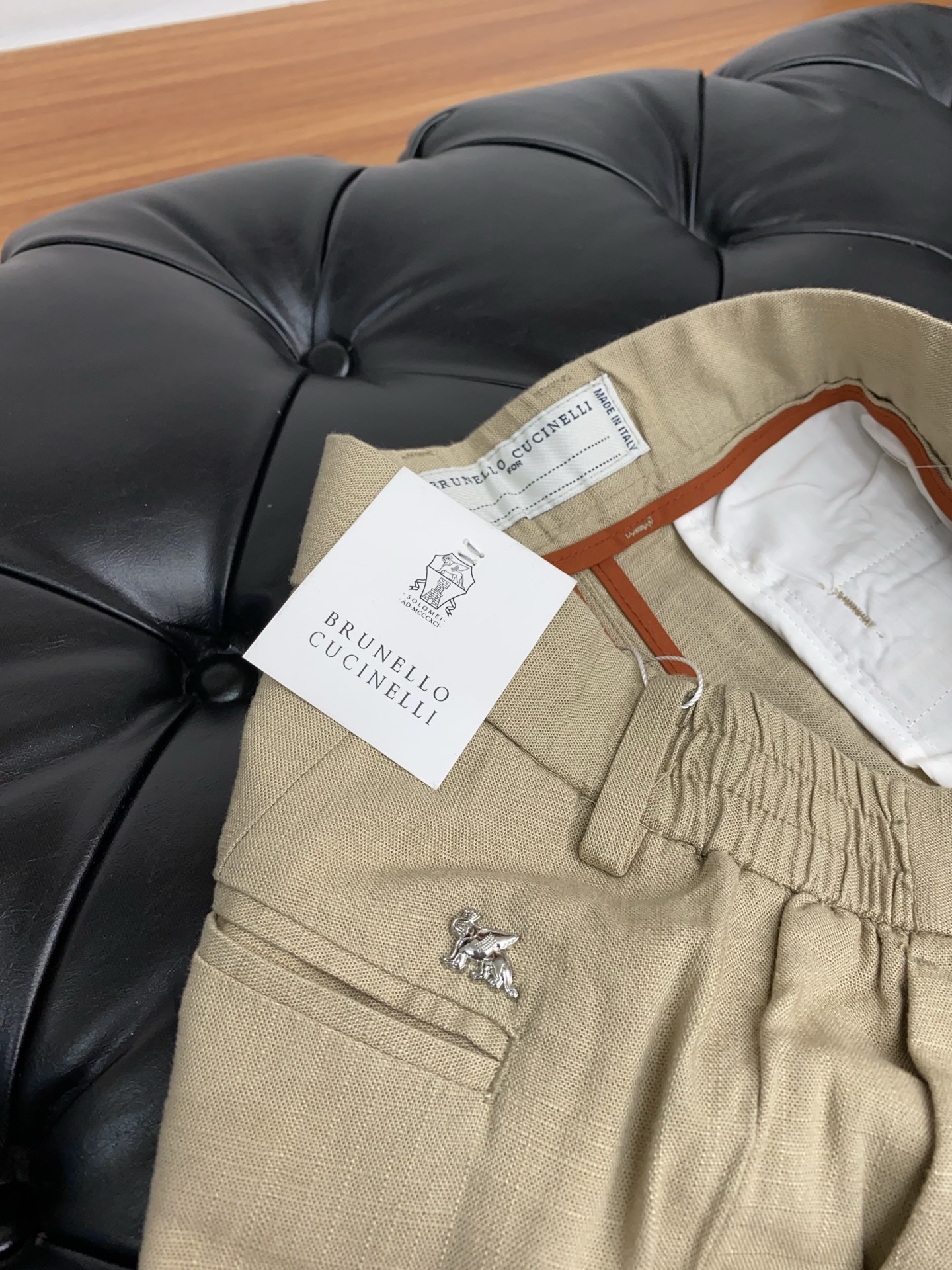 High-End Urban Spring/Summer Recreational Pocket Collection in Gold, Business and Leisure. - 图片 5