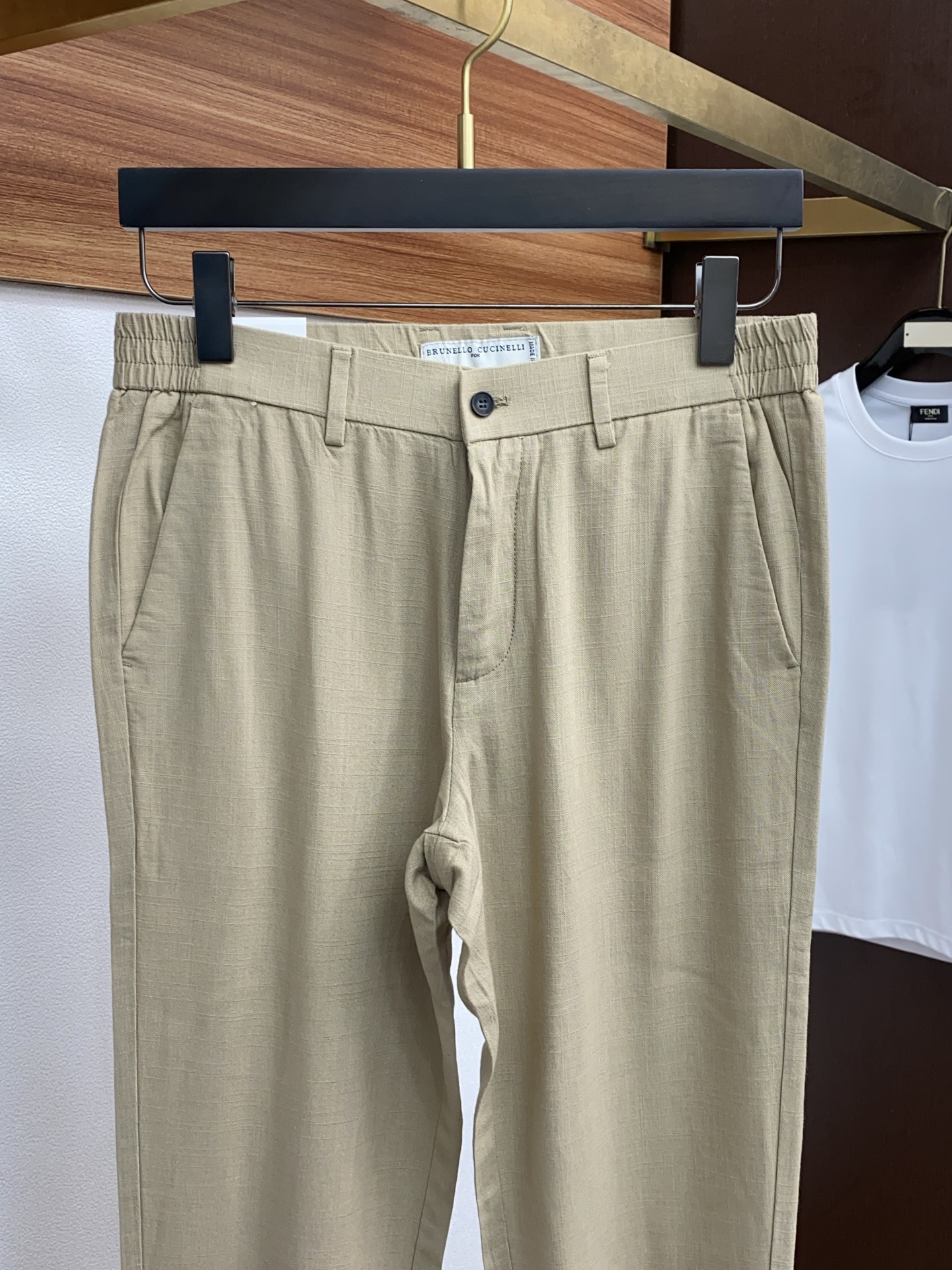 High-End Urban Spring/Summer Recreational Pocket Collection in Gold, Business and Leisure. - 图片 3