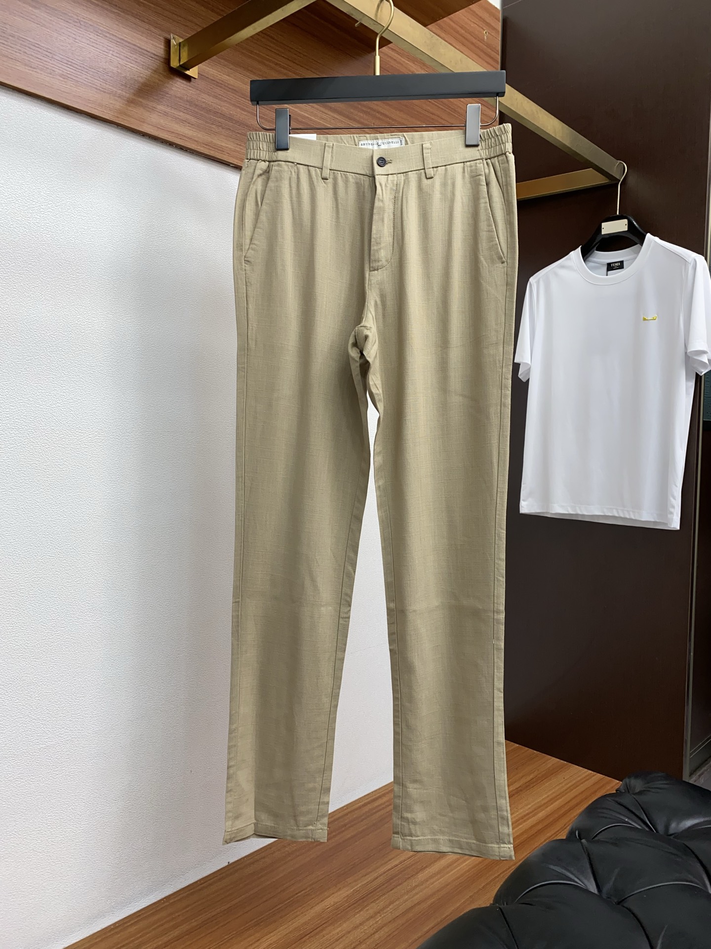 High-End Urban Spring/Summer Recreational Pocket Collection in Gold, Business and Leisure. - 图片 2