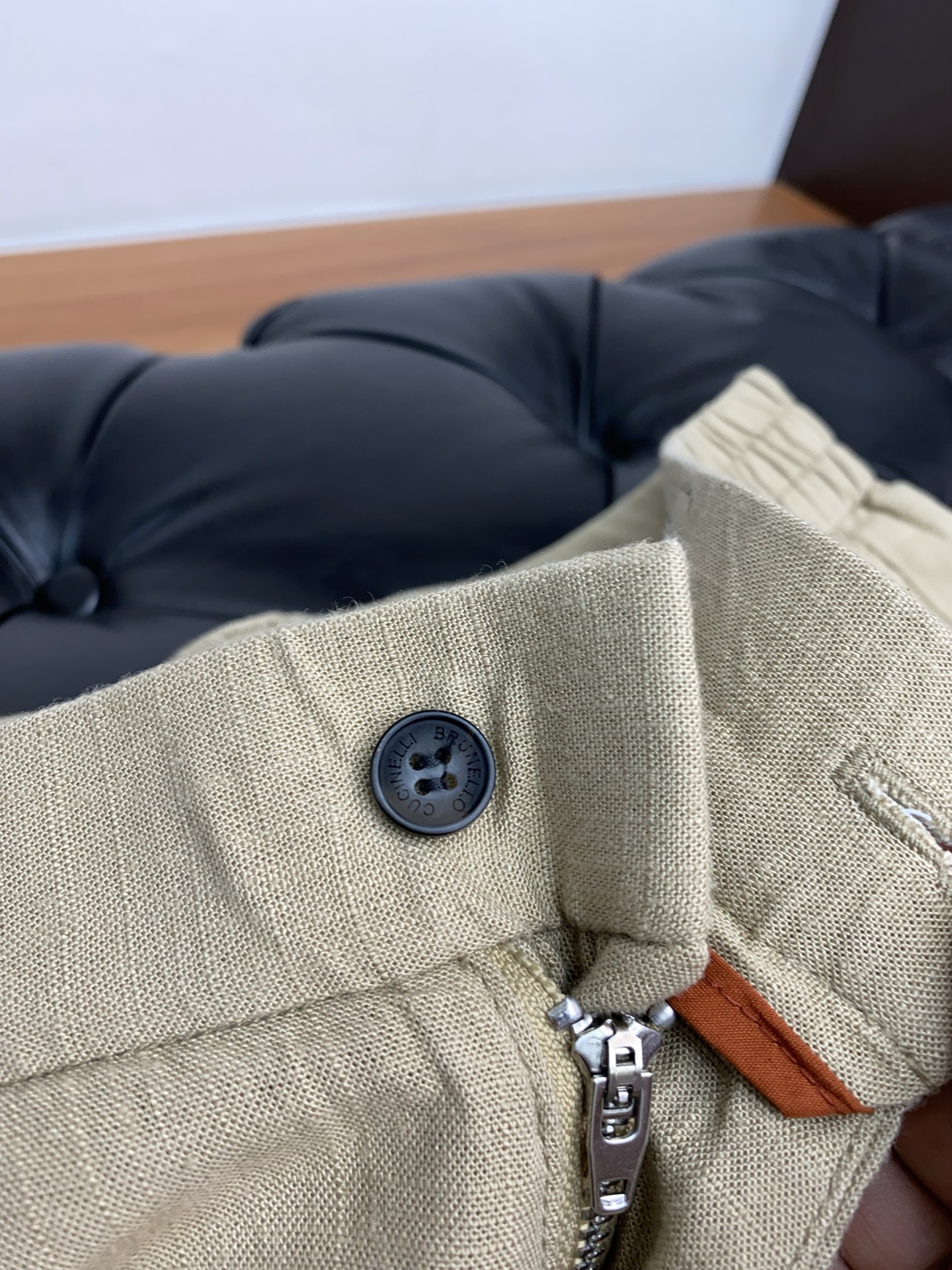 High-End Urban Spring/Summer Recreational Pocket Collection in Gold, Business and Leisure. - 图片 4