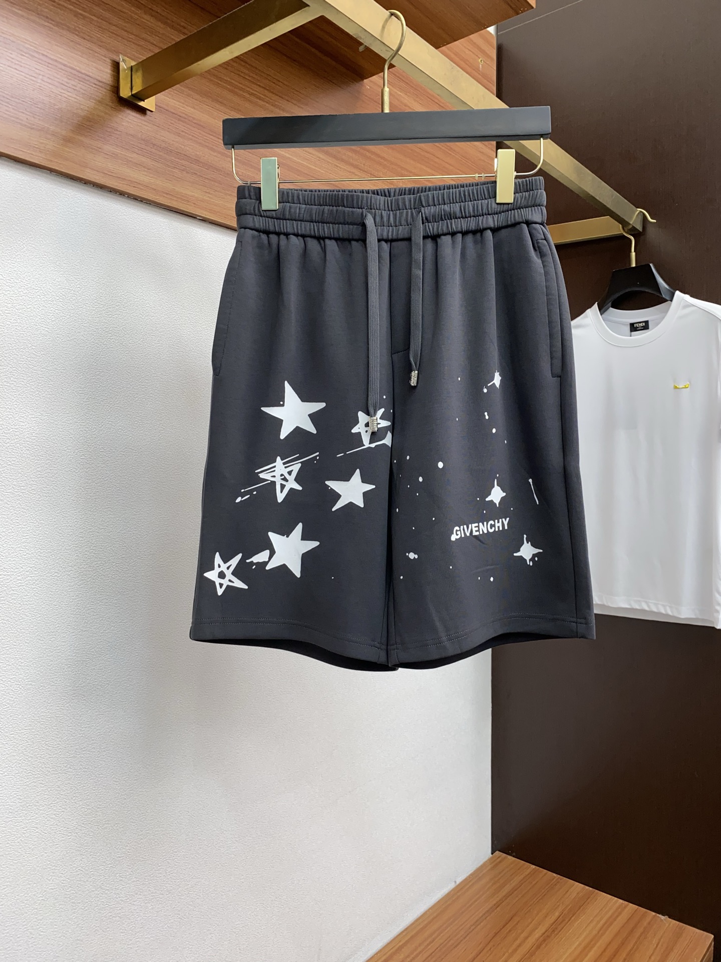 “Spring 2025 Summer Leisure Shorts: High-End Customized Comfort and Style”