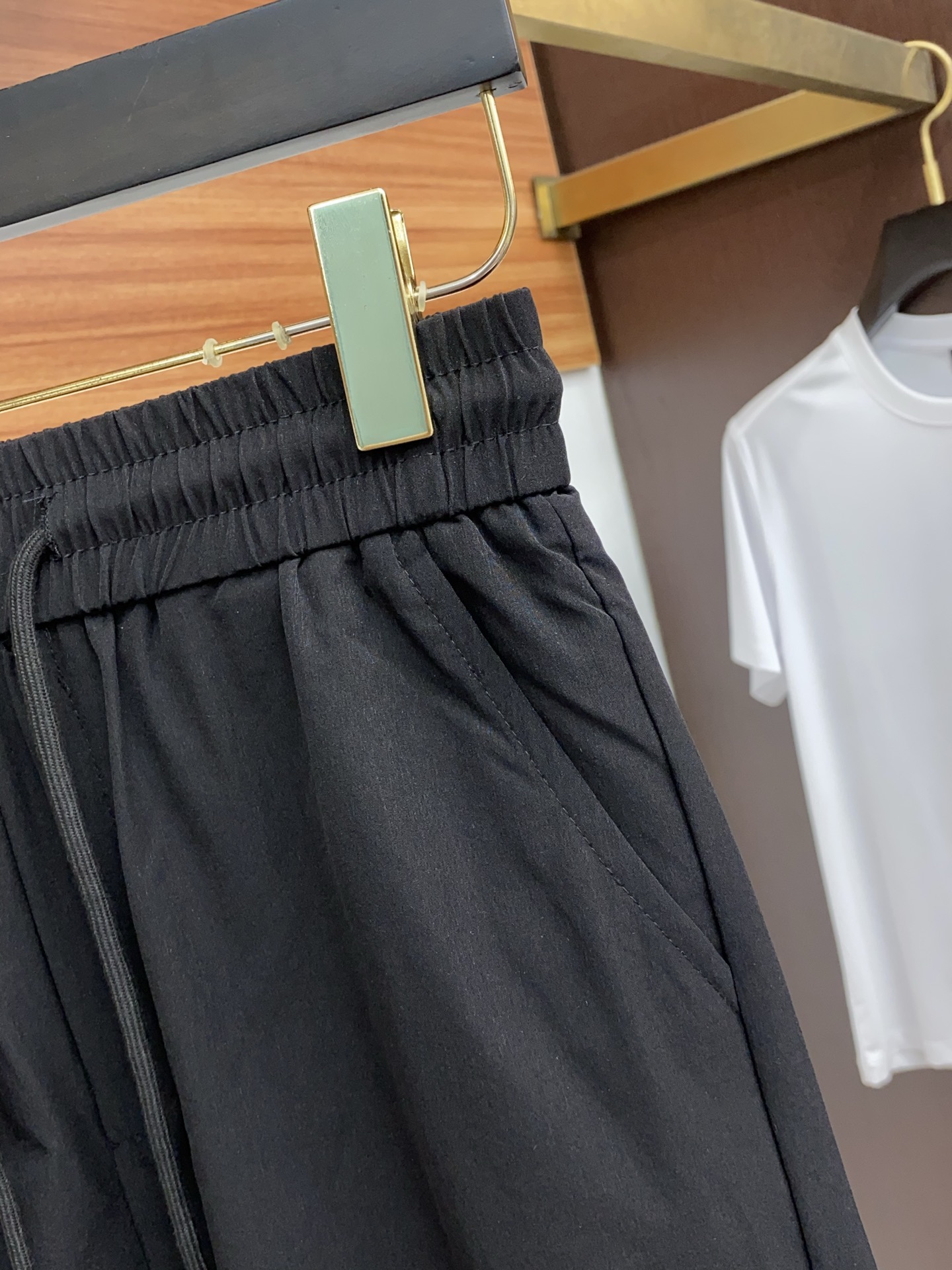 “2025 Summer New Edition Leisure Shorts: All-Powerful, Customized Fabric, High-End Comfort” - 图片 3