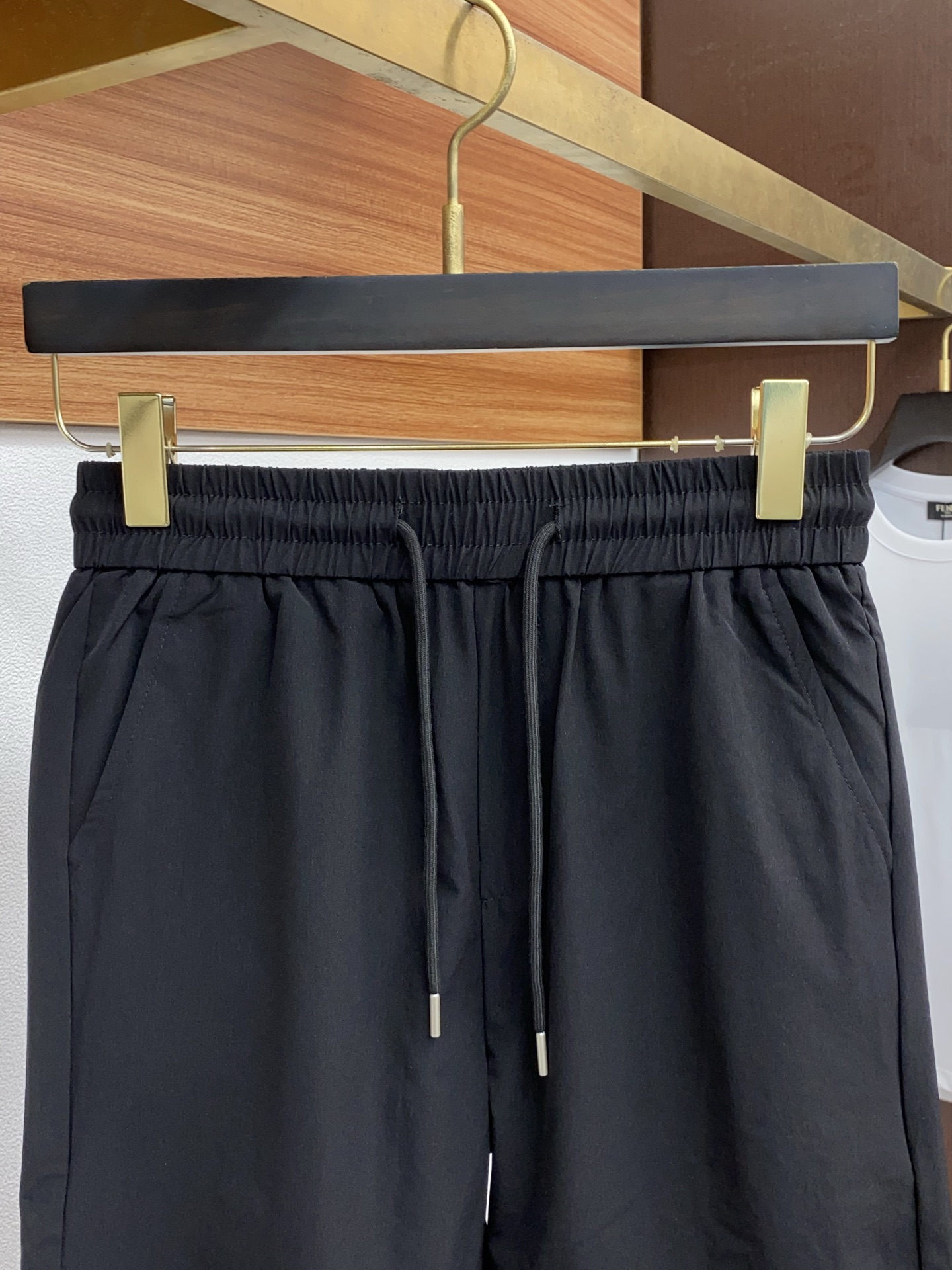 “2025 Summer New Edition Leisure Shorts: All-Powerful, Customized Fabric, High-End Comfort” - 图片 2