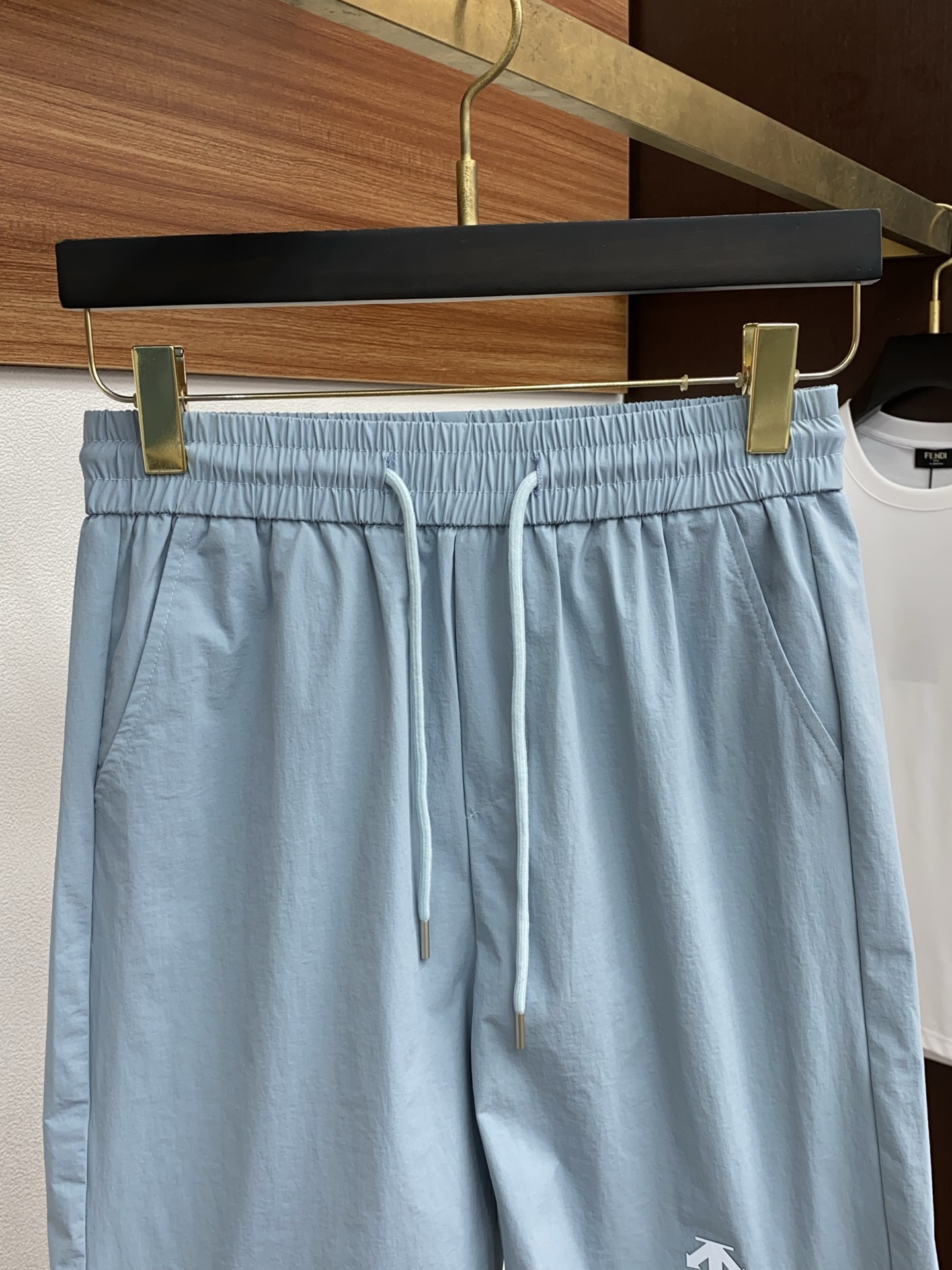 “2025 Summer New Edition Leisure Shorts: All-Powerful, Customized Fabric, High-End Comfort” - 图片 2
