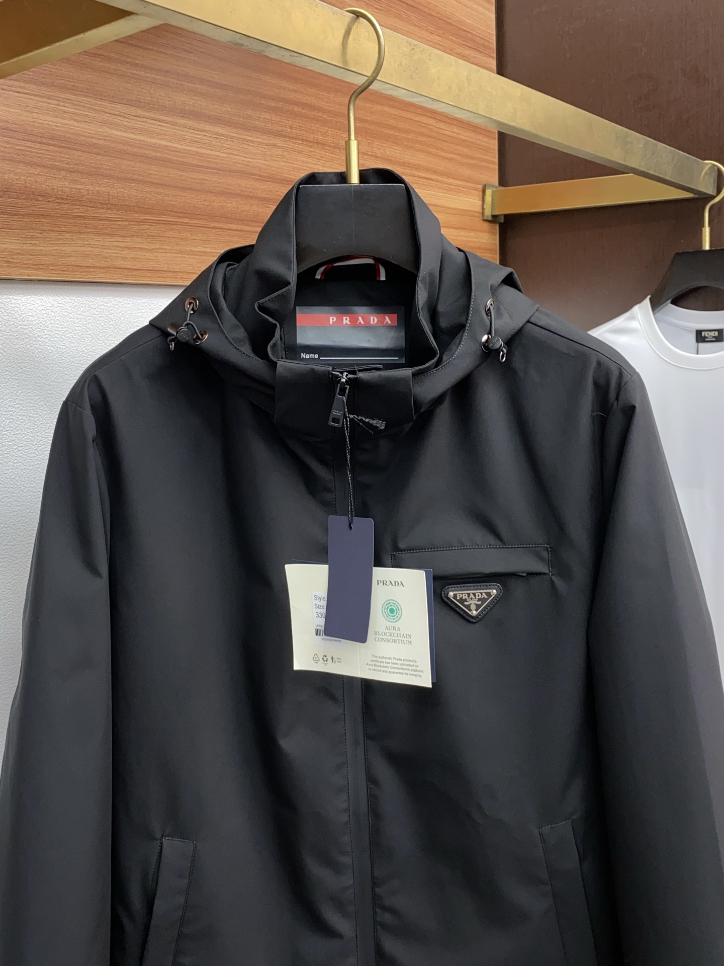 NO:442752,Prada's new model is available for sale. Original Romanian orders are built on the traditional popular classic jacket style. It is made of exclusive imported parachute nylon fabric for customer supply. The brand's main jacket is windproof and waterproof. It requires no need to mention the surface of the fabric. The surface of the fabric is very smooth and quiet, with obvious texture. The upper body is breathable, light and comfortable!  The details show the design characteristics and exquisite craftsmanship, and the overall details are wonderful!  The overall style is simple and elegant, with no unnecessary design, suitable for all kinds of people’s needs!  Code number M-XXXL, prada, jackets & coats, jackets & coats, alexander wang19860909普拉达 新款上架 罗马尼亚原厂订单,秉承着一贯的爆款经典夹克版型打造,采用客供独家进口降落伞尼龙面料打造而成,品牌主打外套,防风防水的性能无需多言,面料表面非常的光滑洁静,质感显而易见,上身透气轻薄十分舒适！细节处彰显设计特色与精湛工艺,整体细节美妙绝伦！整体款式简洁大方,无多余的设计,适合各种人群需求！ 码数M-XXXL,,prada,jackets & coats,jackets & coats,alexander wang,Men's clothing