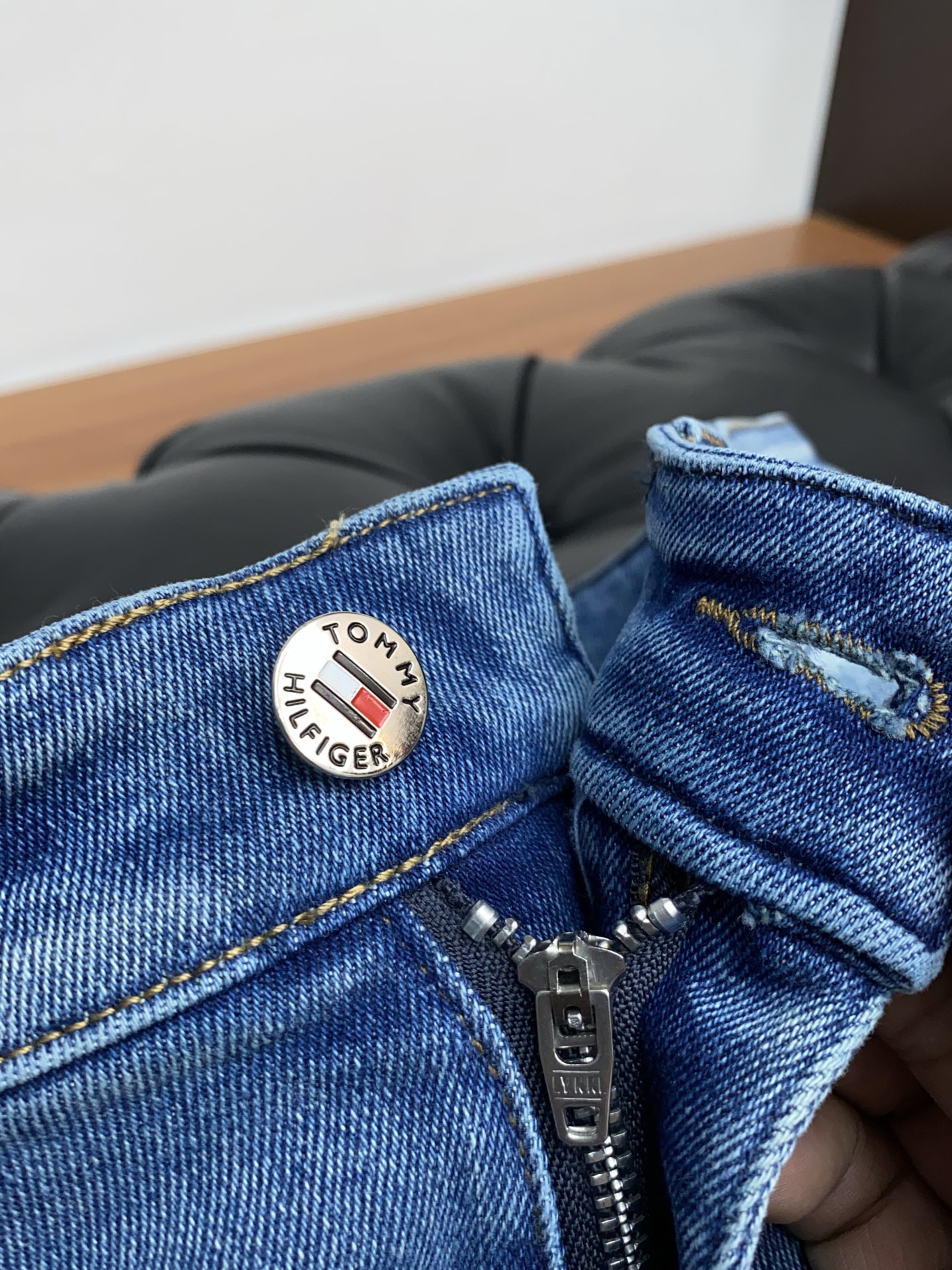 P503 TM 25 Fall/Winter Collection: Unique Water-Washed Surfaces, Handcrafted Details, Durable Materials. - 图片 4